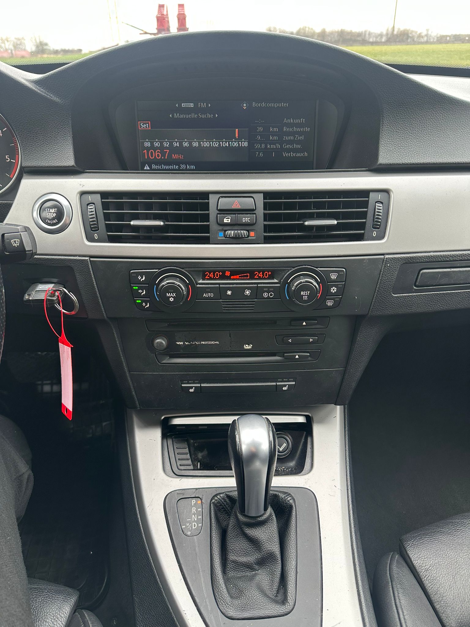BMW 330d Touring-image-17