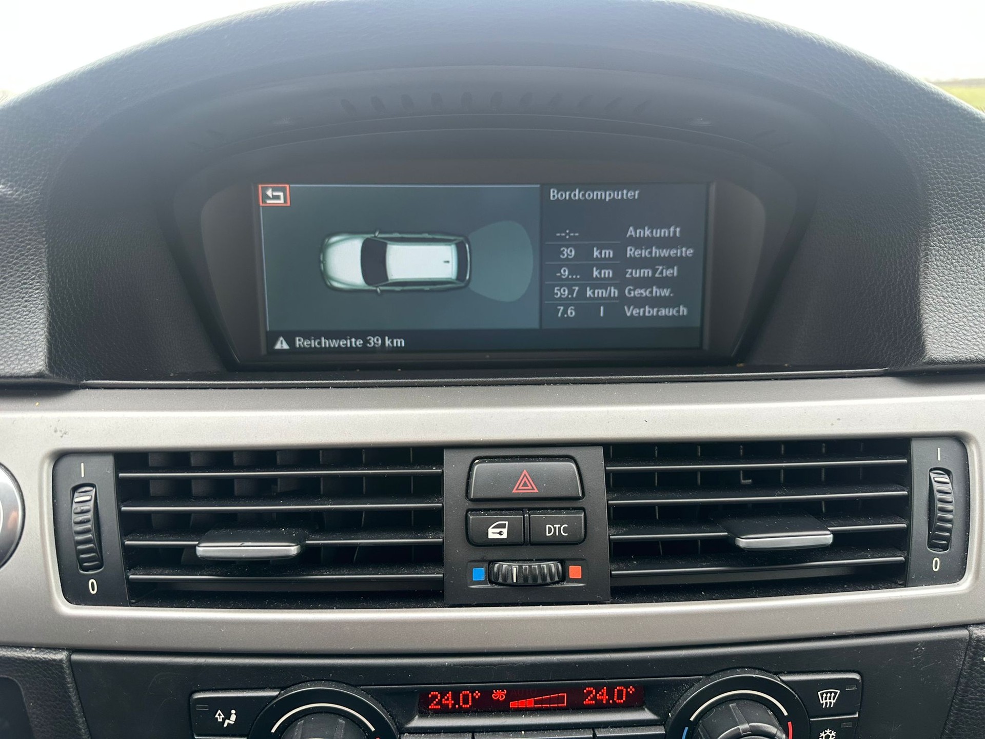 BMW 330d Touring-image-19