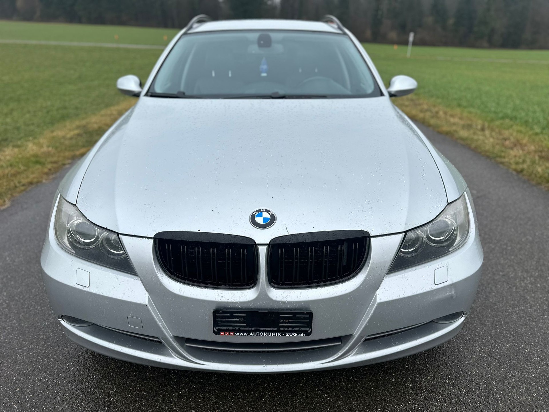 BMW 330d Touring-image-2