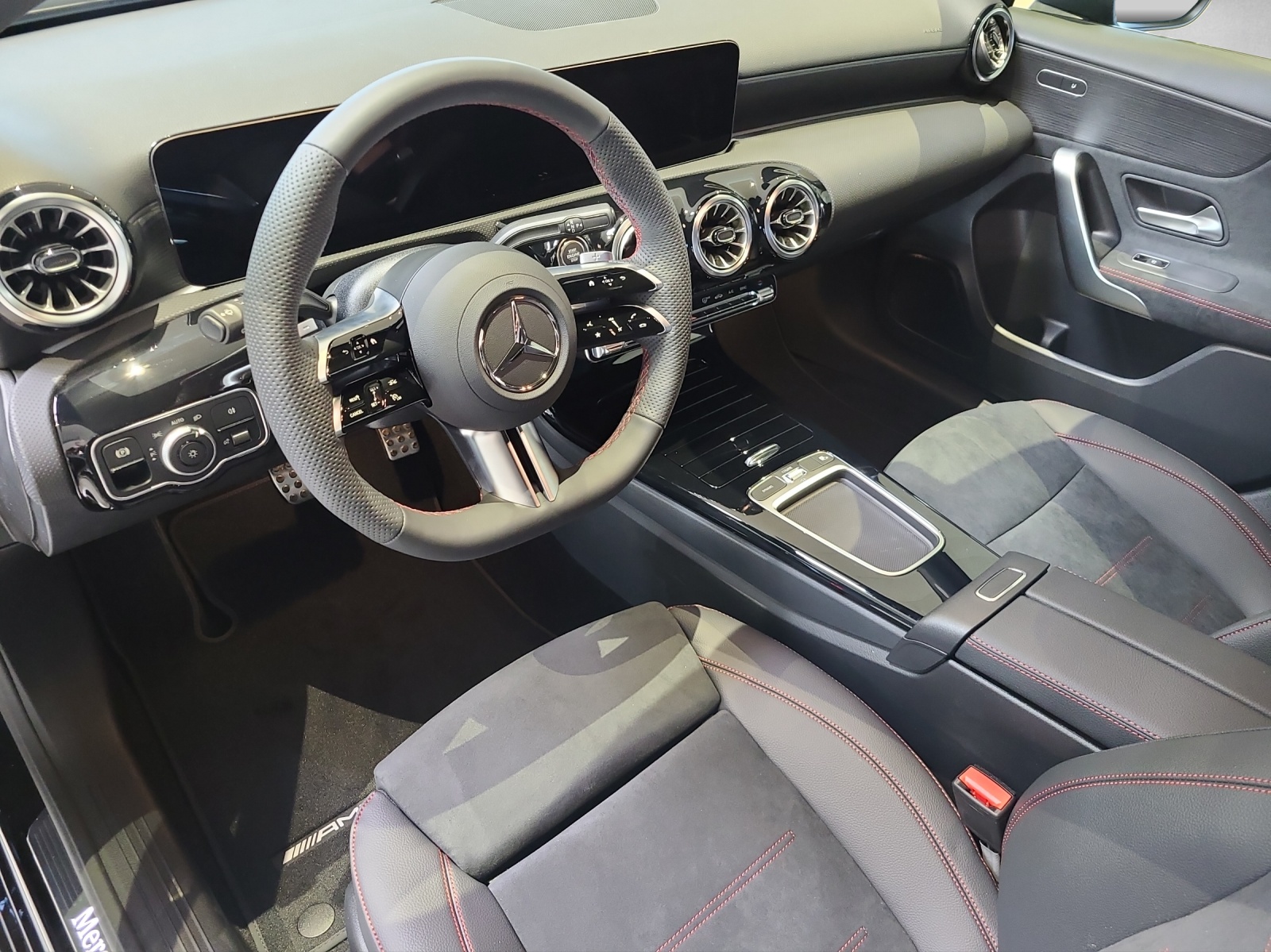 MERCEDES-BENZ A 250 4Matic 8G-DCT-image-6