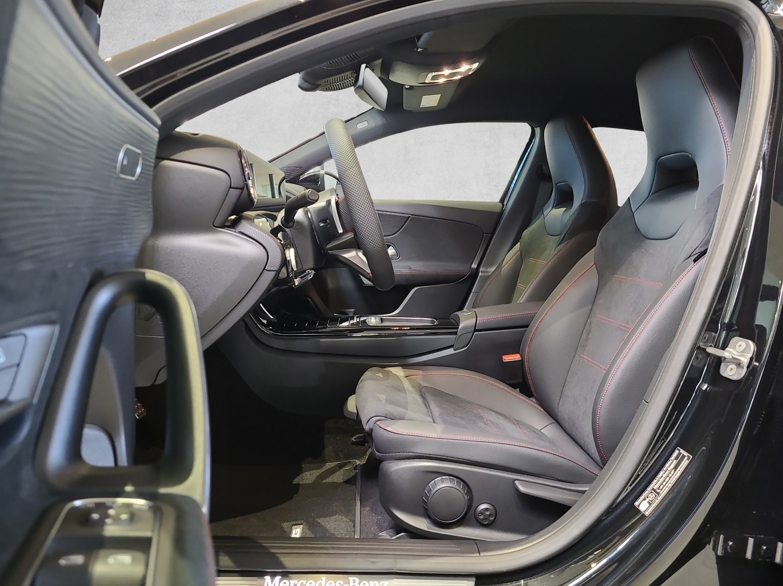 MERCEDES-BENZ A 250 4Matic 8G-DCT-image-7