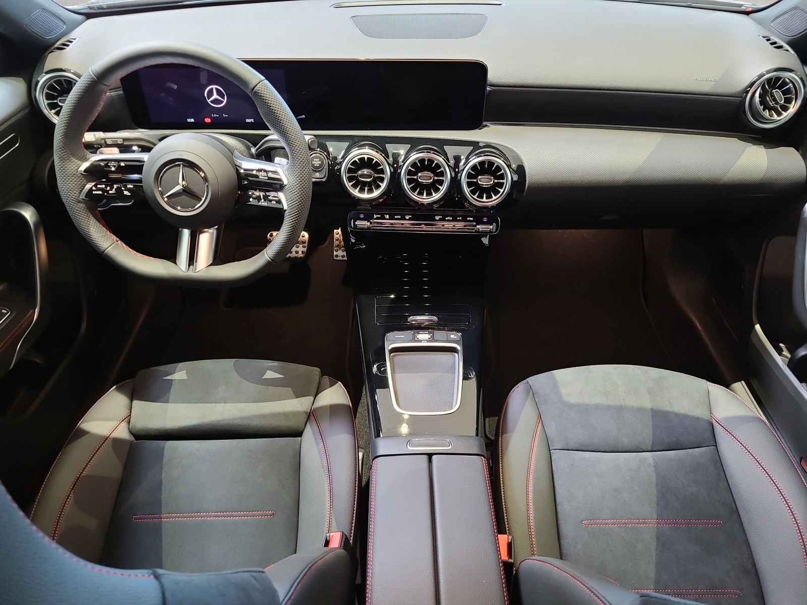 MERCEDES-BENZ A 250 4Matic 8G-DCT-image-11