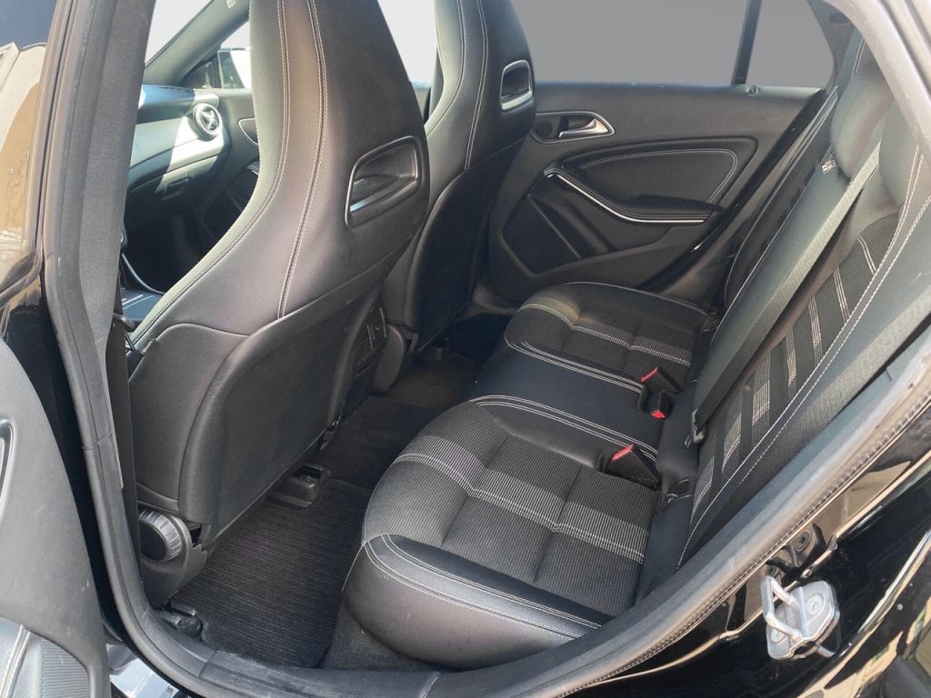 MERCEDES-BENZ CLA 200 Night Star-image-5