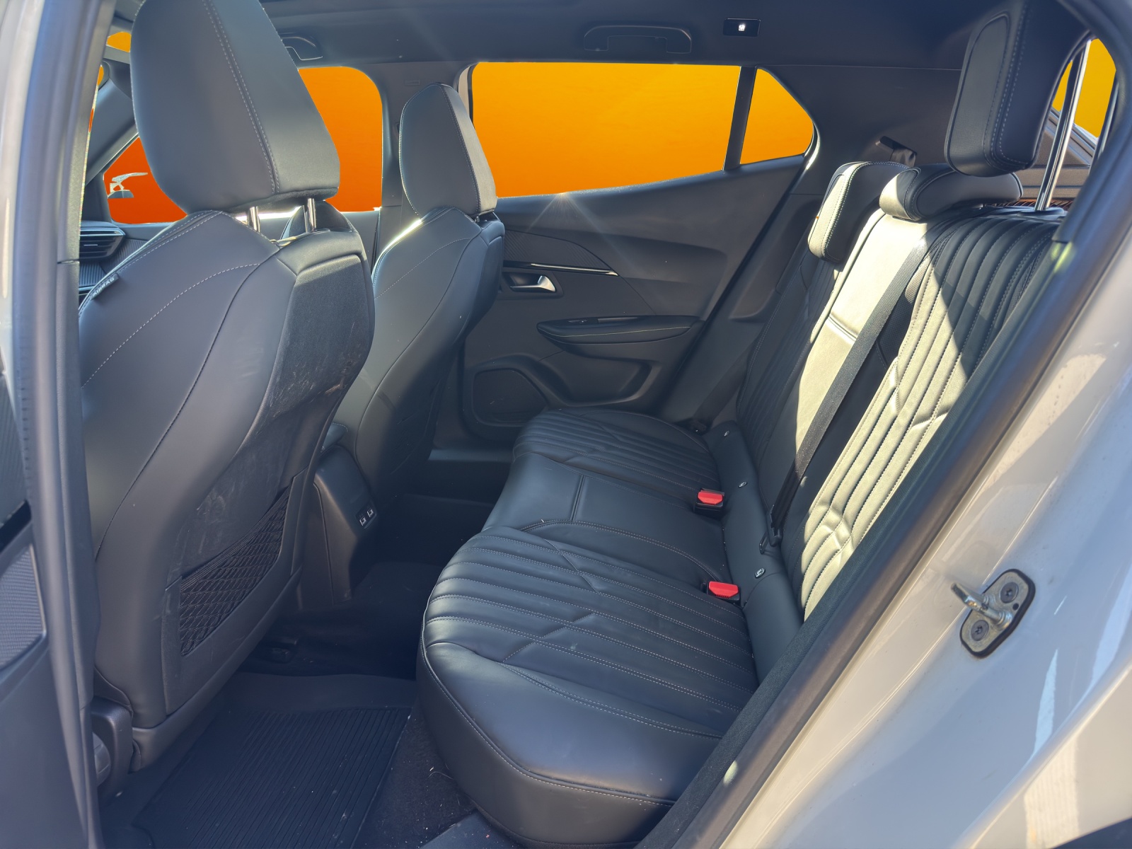 PEUGEOT 2008 e GT Line-image-11