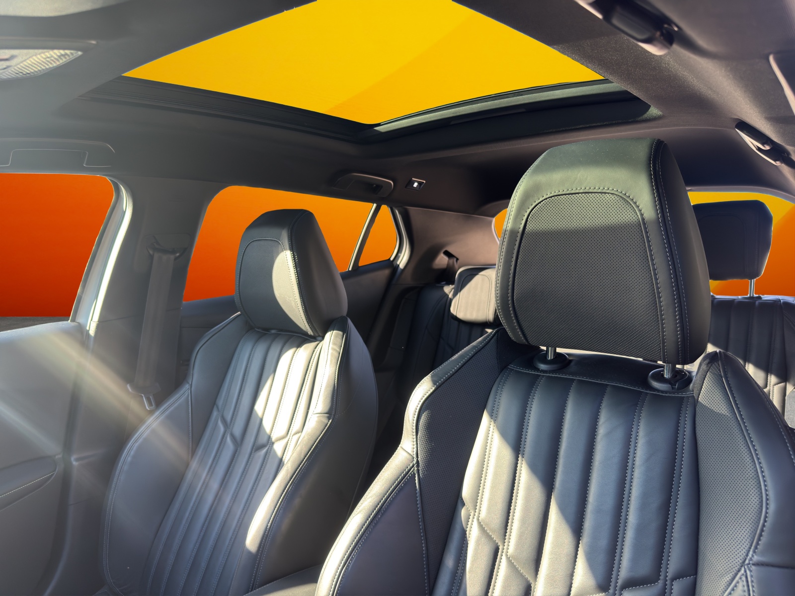 PEUGEOT 2008 e GT Line-image-13