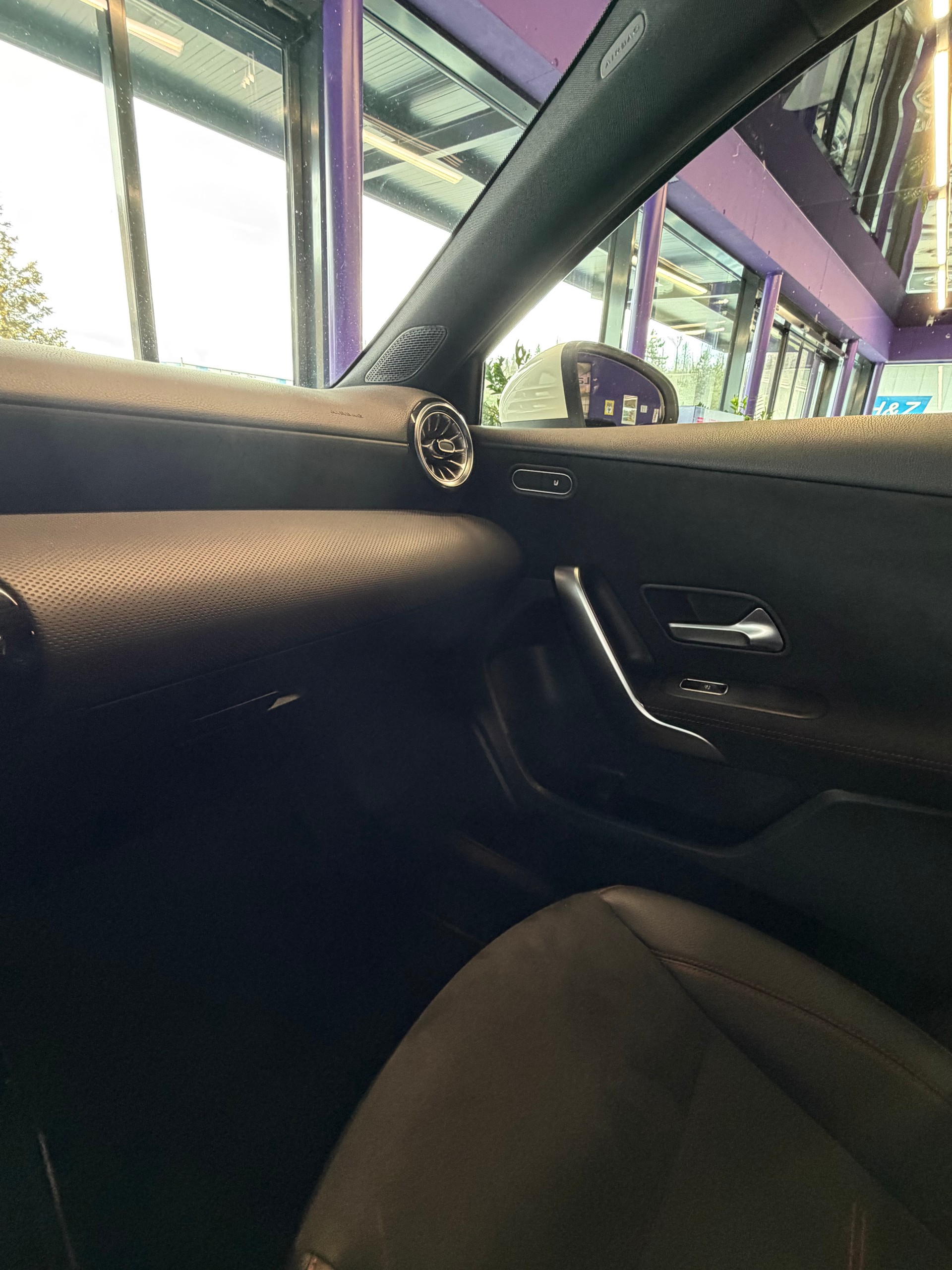 MERCEDES-BENZ A 35 AMG 4Matic Speedshift-image-11