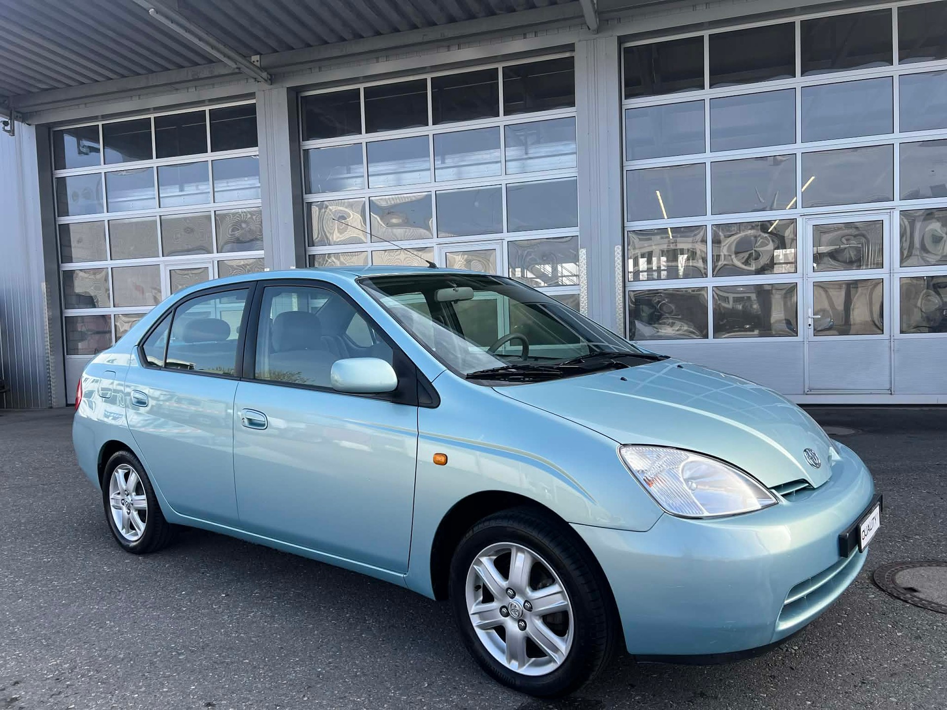 TOYOTA Prius 1.5 16V Hybrid-showroom-element-1