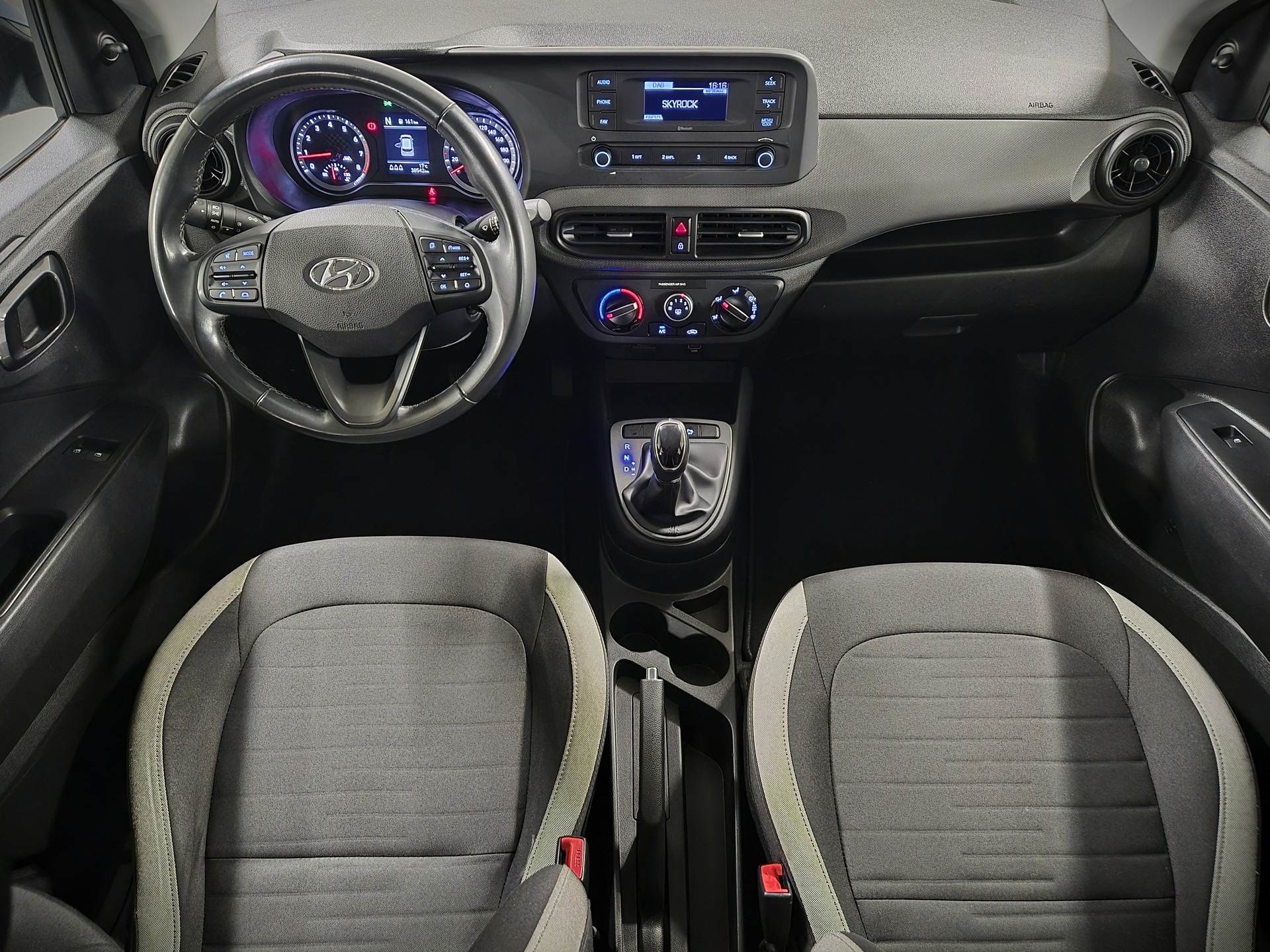 HYUNDAI i10 1.0 Origo Automat-image-9