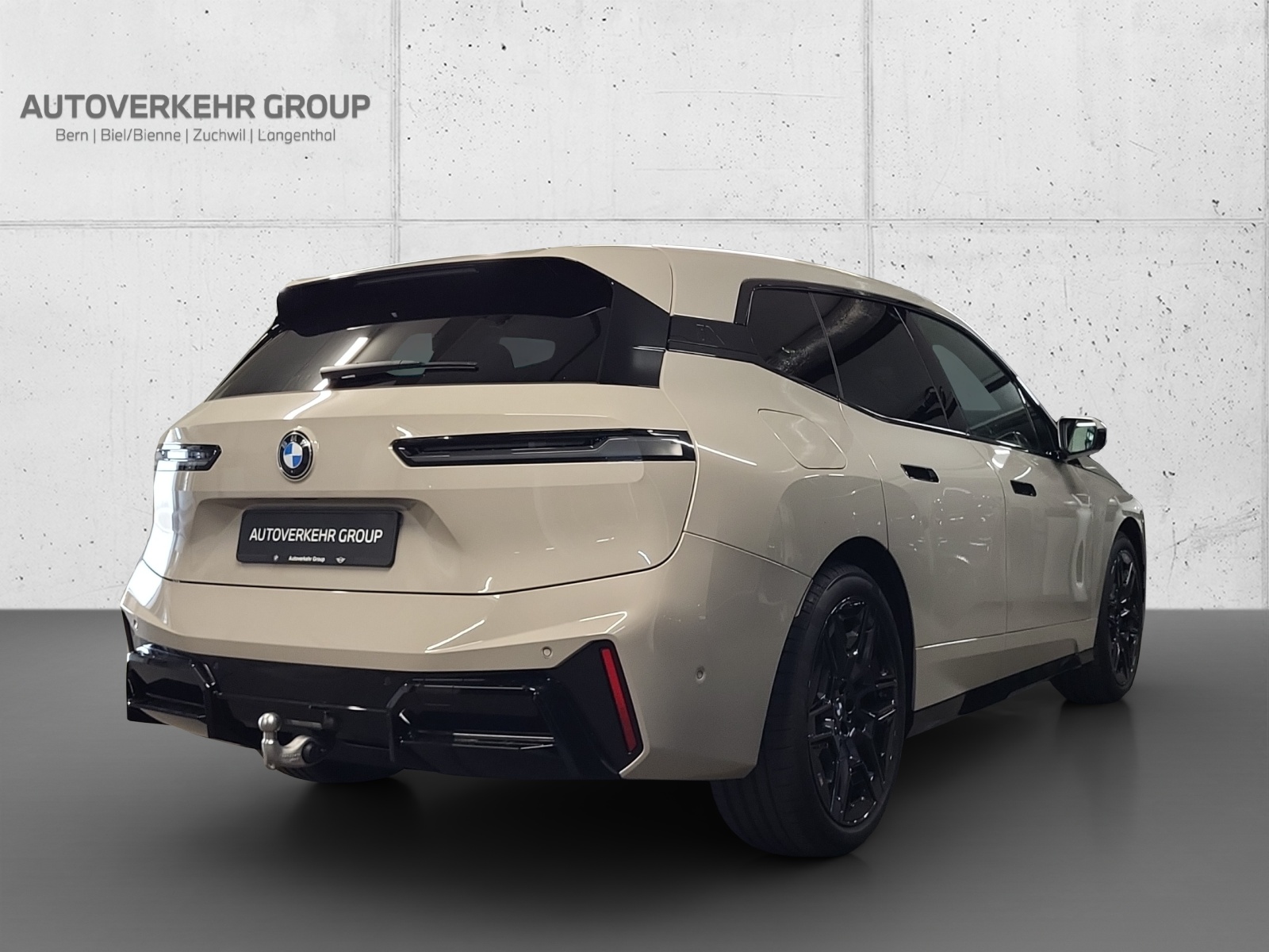 BMW iX xDrive60 M Sport Pro-image-4