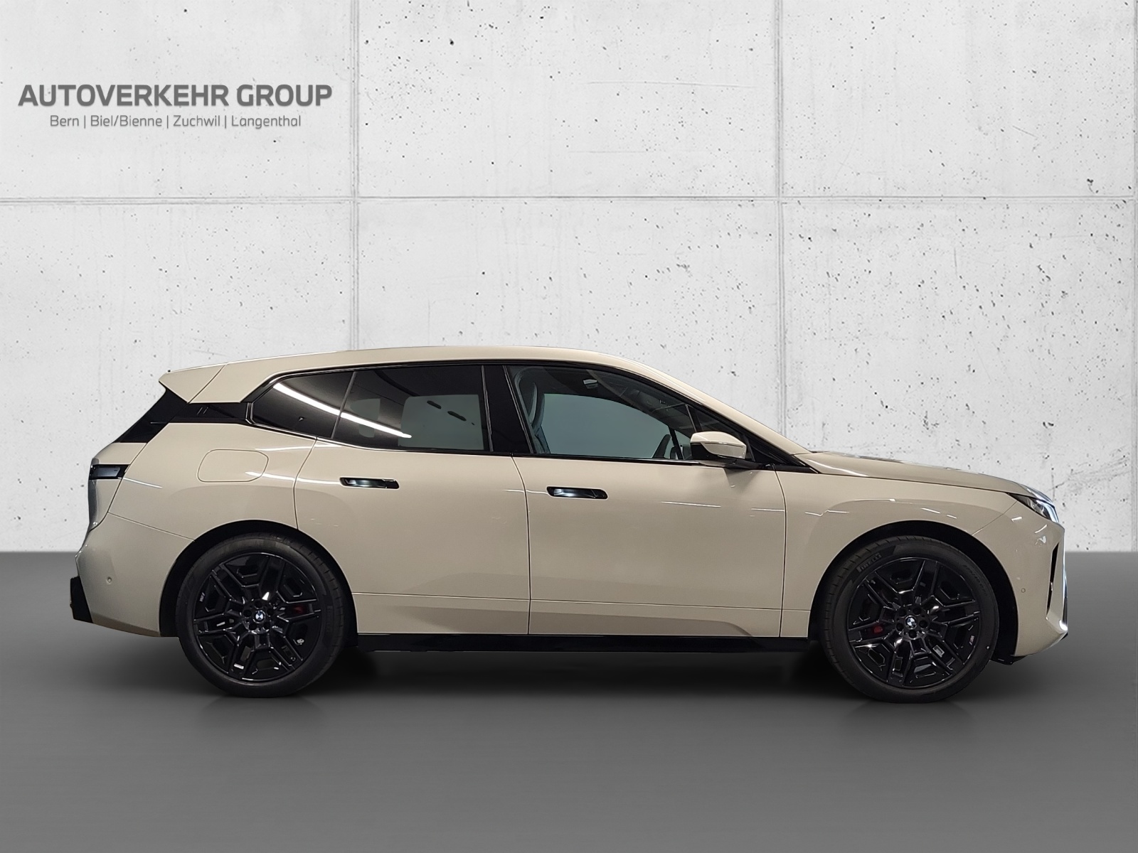 BMW iX xDrive60 M Sport Pro-image-3