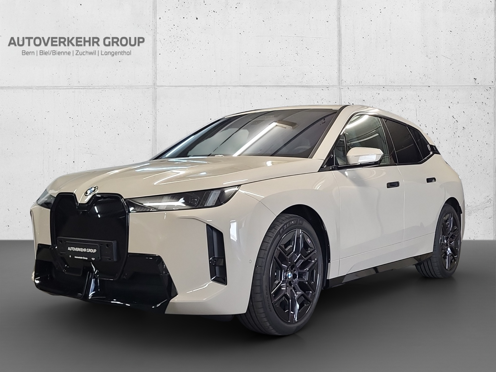 BMW iX xDrive60 M Sport Pro-image-0