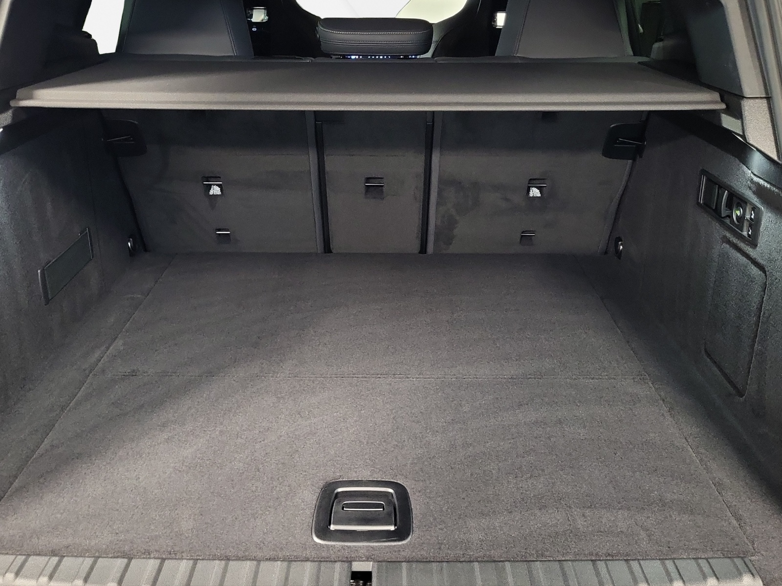 BMW iX xDrive60 M Sport Pro-image-19
