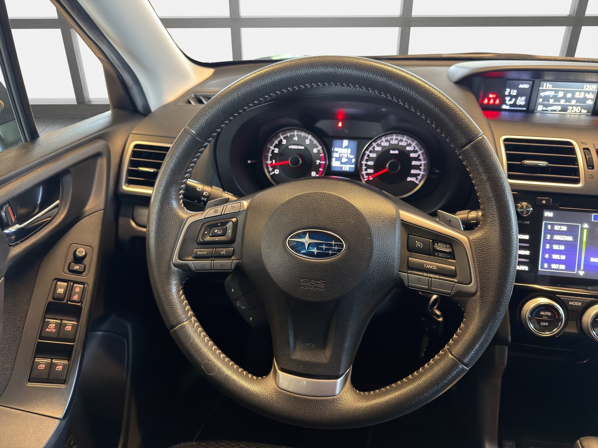 SUBARU Forester 2.0i Swiss Lineartronic*TOP ZUSTAND*NUR 82000 KM*-image-11