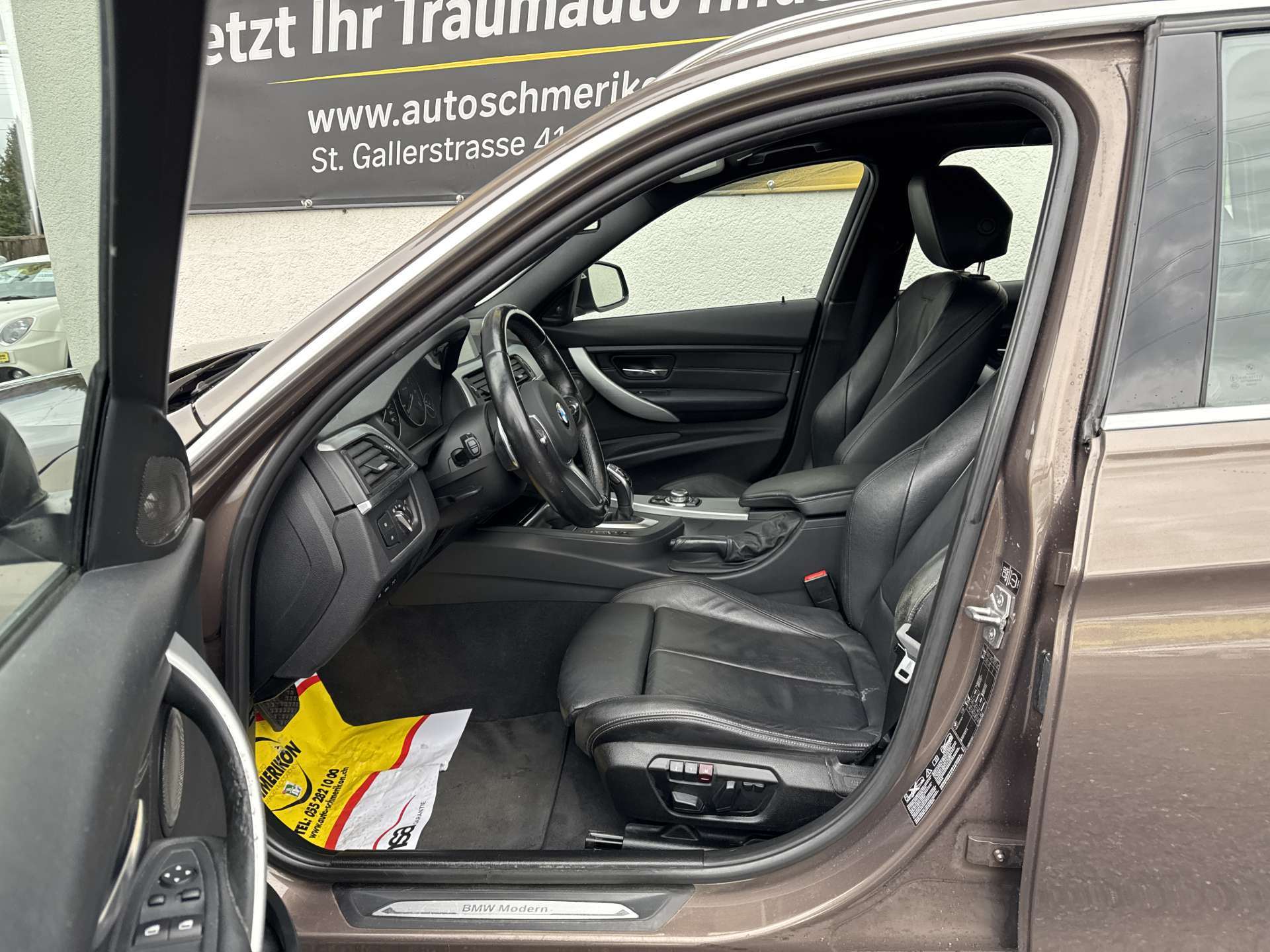 BMW 330d xDrive Touring Modern Line 258PS Steptronic-Automat-image-6