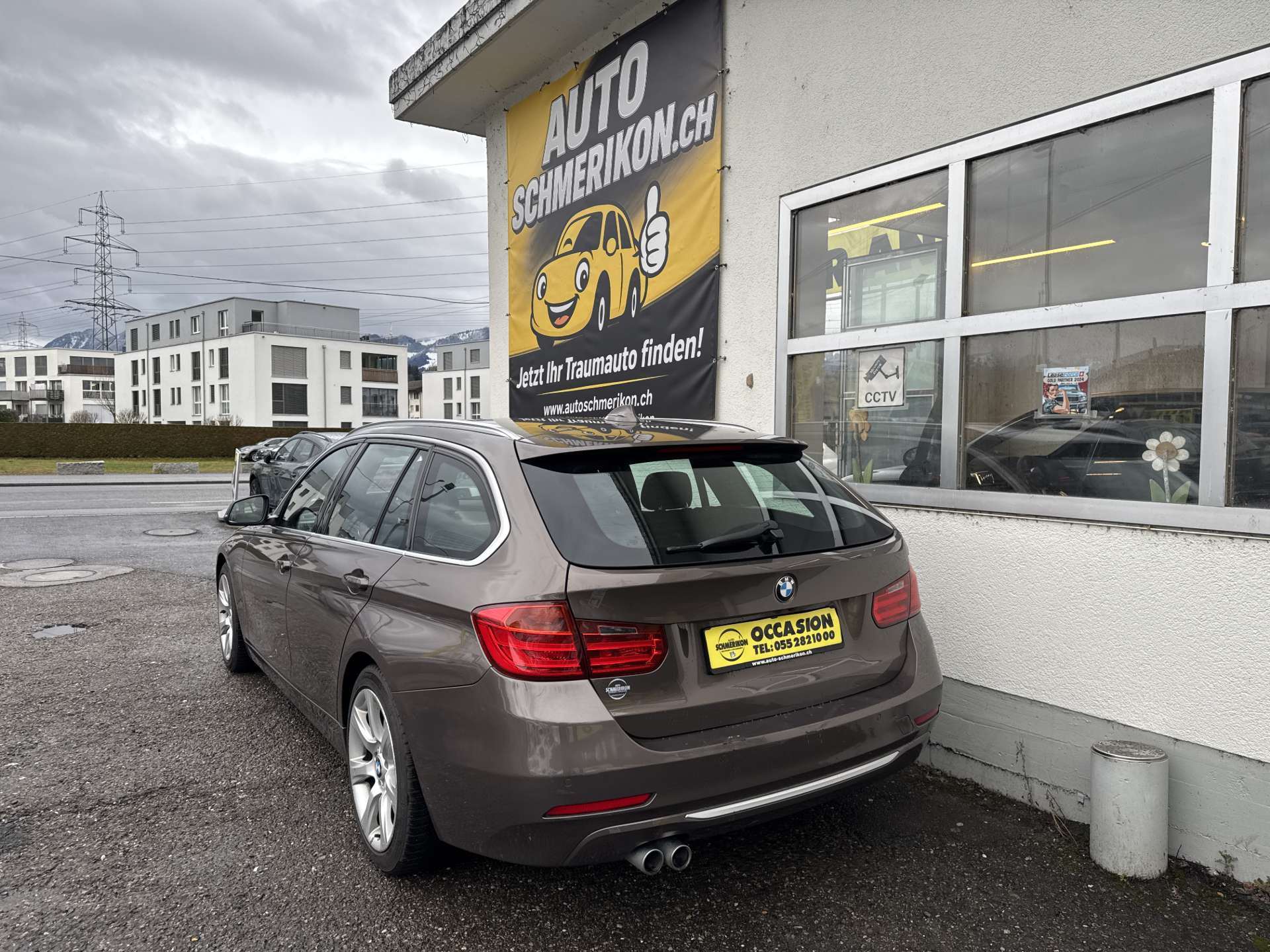 BMW 330d xDrive Touring Modern Line 258PS Steptronic-Automat-image-2
