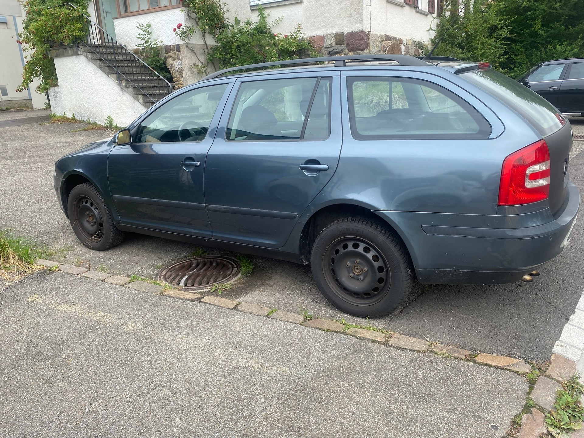 SKODA Octavia 1.9 TDI Adventure 4x4-image-1