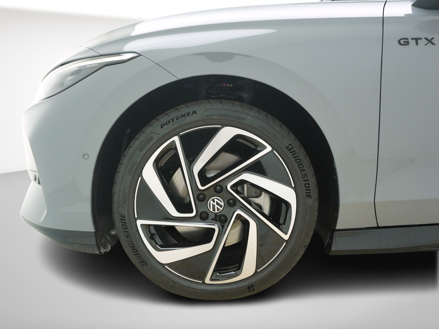 VW ID.7 Tourer 86 kWh GTX 4MOTION-image-9