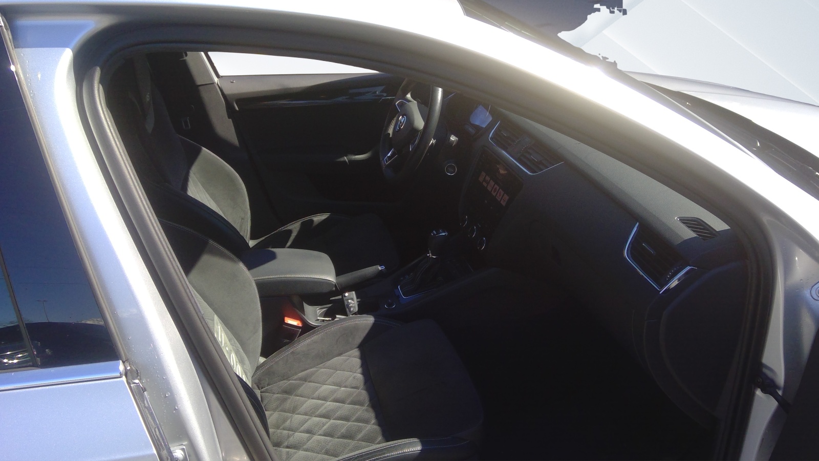 SKODA Octavia Combi 2.0 TDI RS 4x4 DSG-image-4