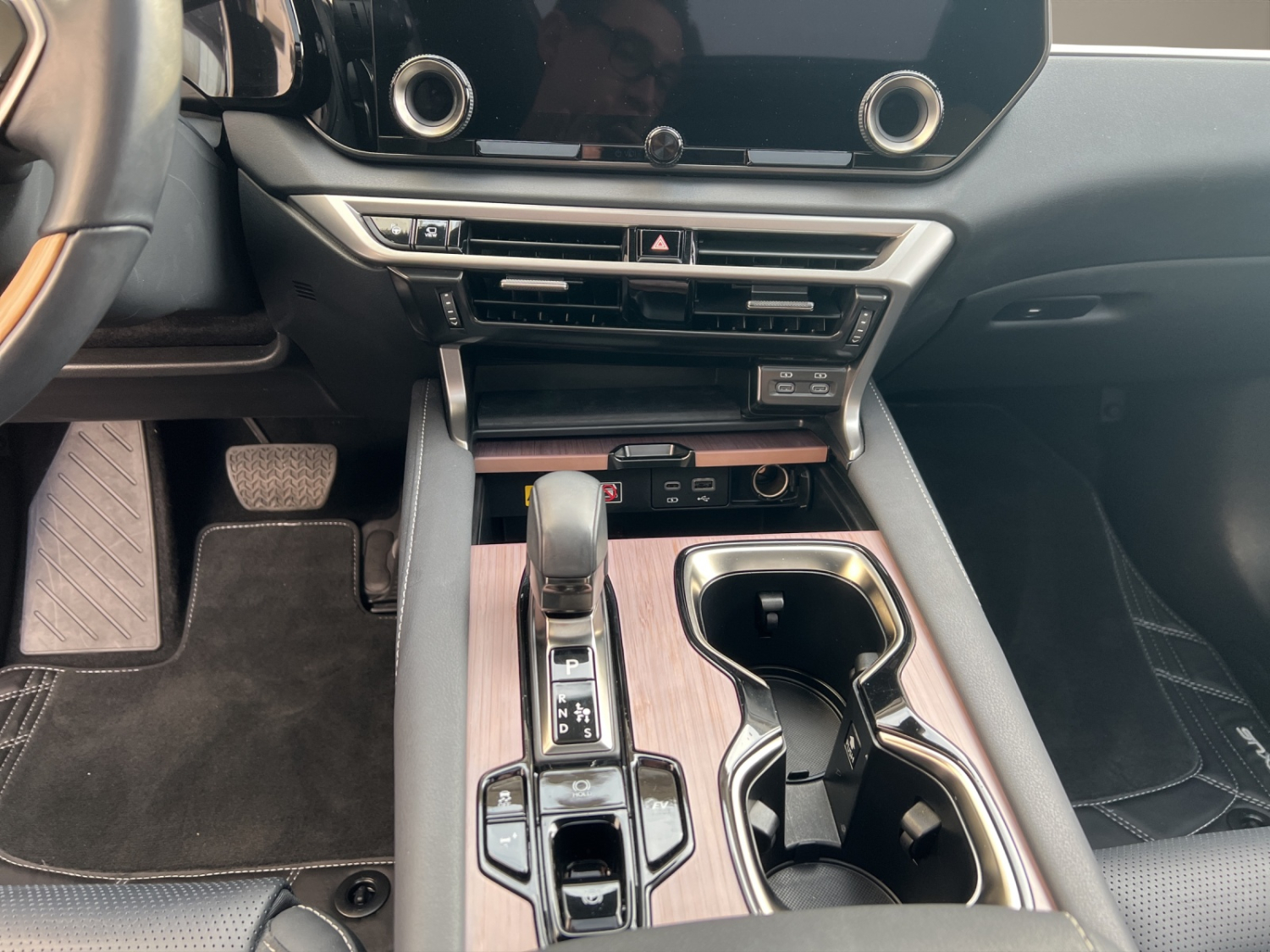 LEXUS RX 350h F-Line-image-13