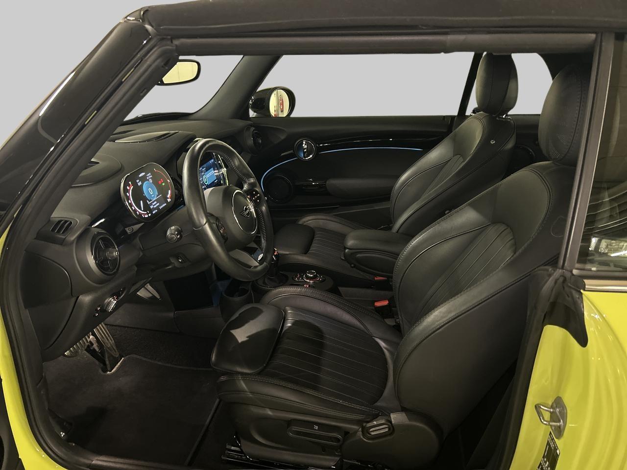 MINI Cabrio 2.0i John Cooper Works-image-15