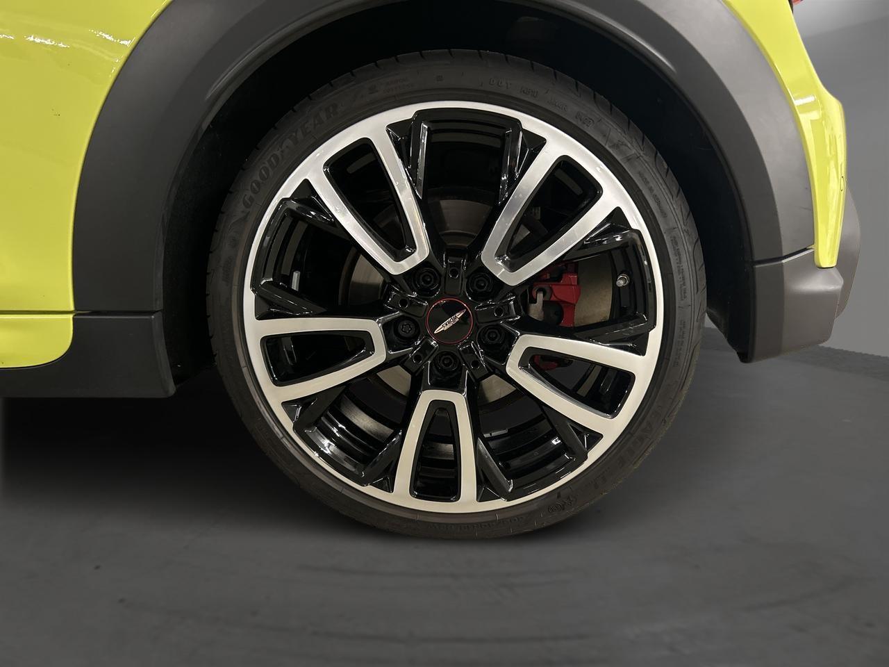 MINI Cabrio 2.0i John Cooper Works-image-13