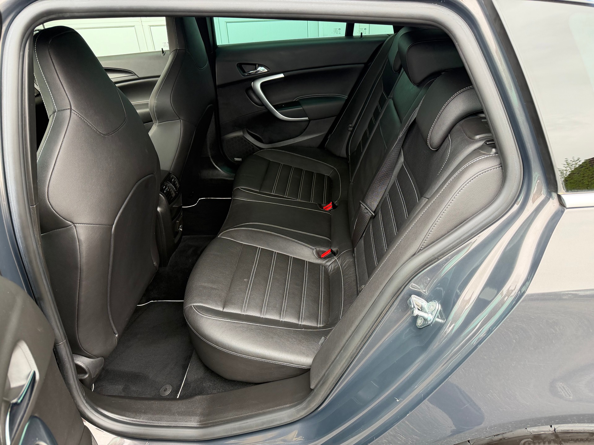 OPEL Insignia Sports Tourer 2.8 Turbo OPC 4WD Automatic-image-11