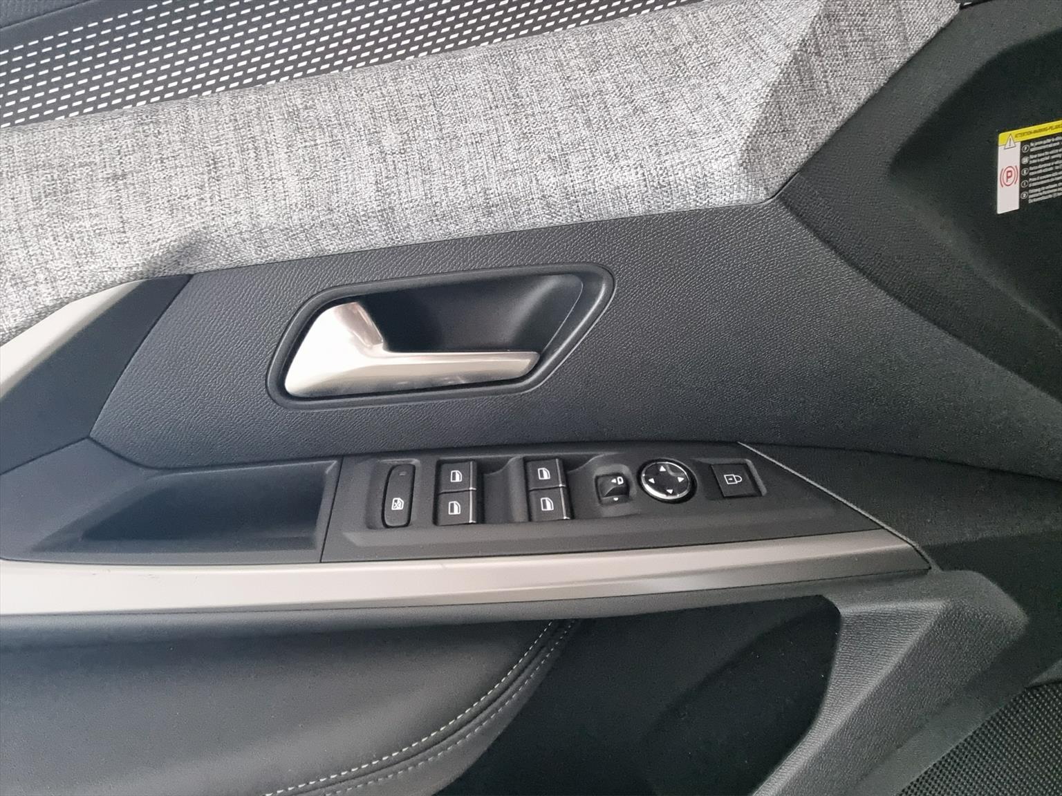 PEUGEOT 3008 145 Hybrid GT Automat-image-11