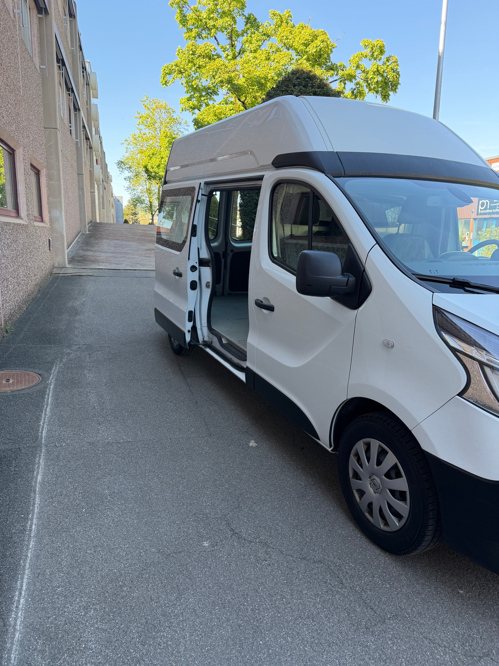 RENAULT Trafic 2.0 ENERGY dCi145 3.0t Business L2H2-image-7