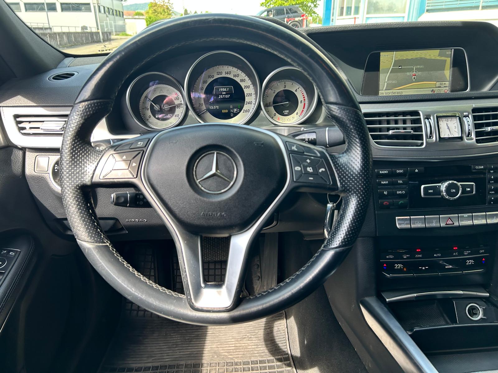 MERCEDES-BENZ E 250 CDI Avantgarde-image-13