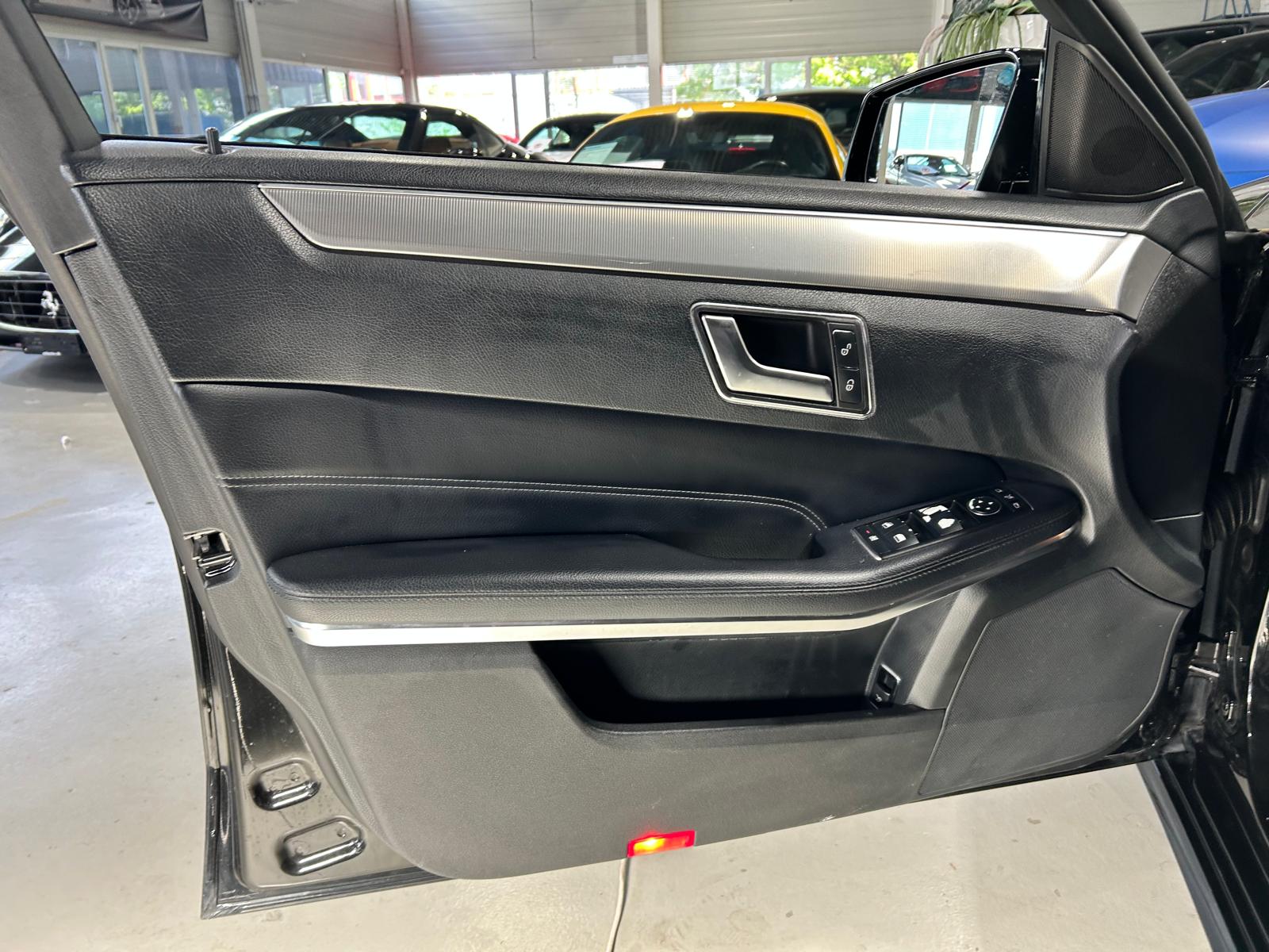 MERCEDES-BENZ E 250 CDI Avantgarde-image-19