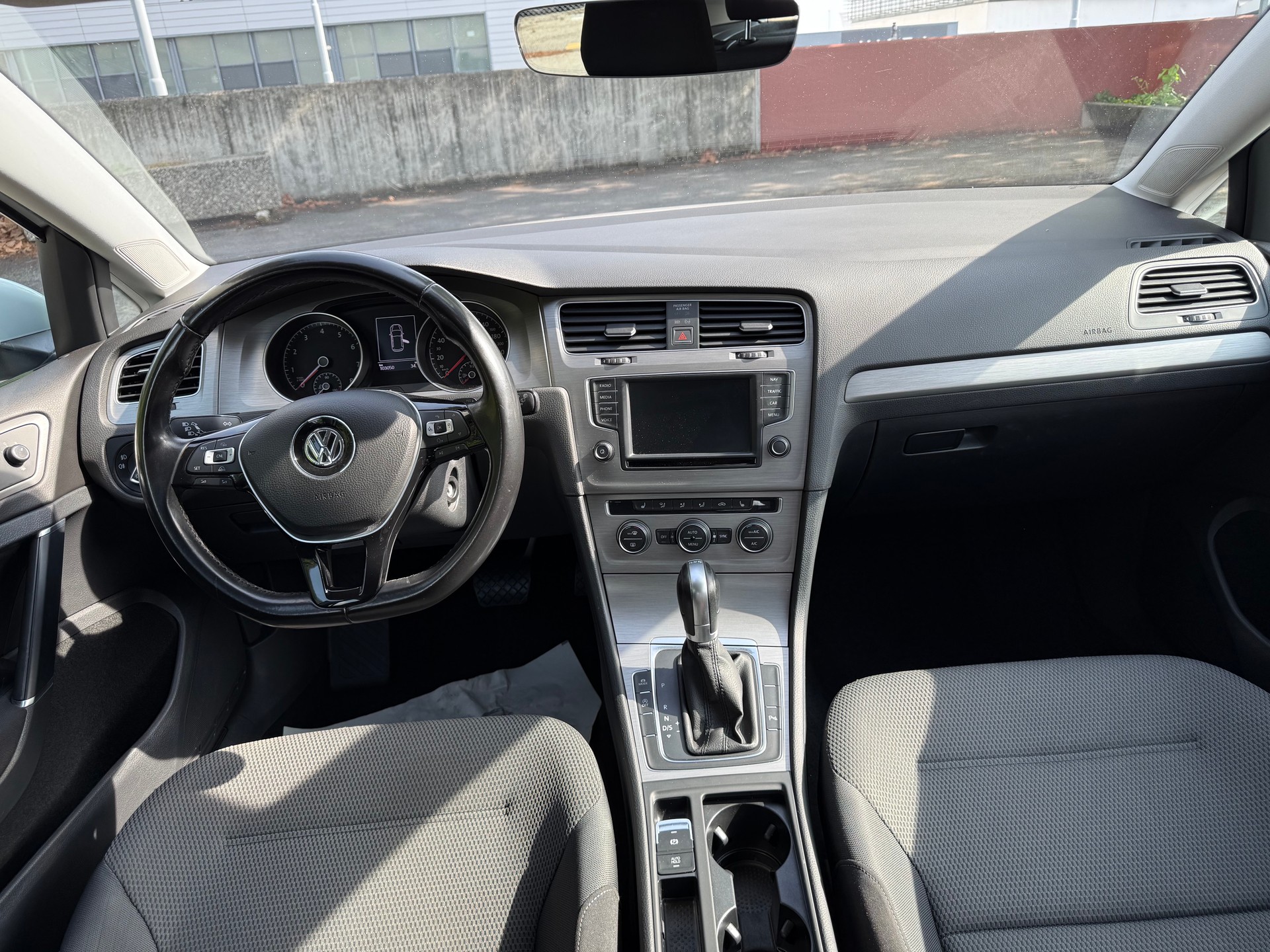 VW Golf 1.4 TSI Comfortline DSG ( Visite du jour-Garantie-Service à jour )-image-6