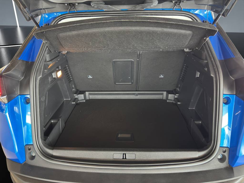 PEUGEOT 3008 1.2 PureTech Active Pack EAT8-image-11
