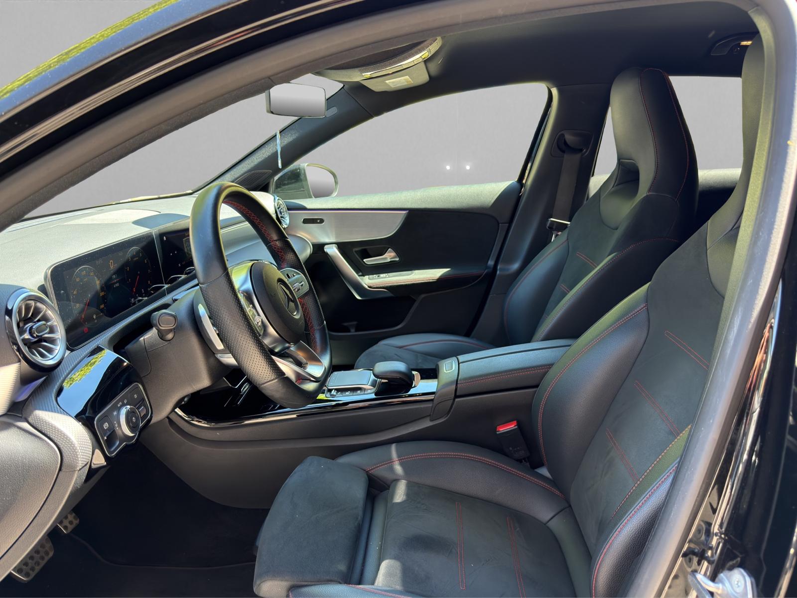 MERCEDES-BENZ A 180 AMG Line 7G-DCT-image-5