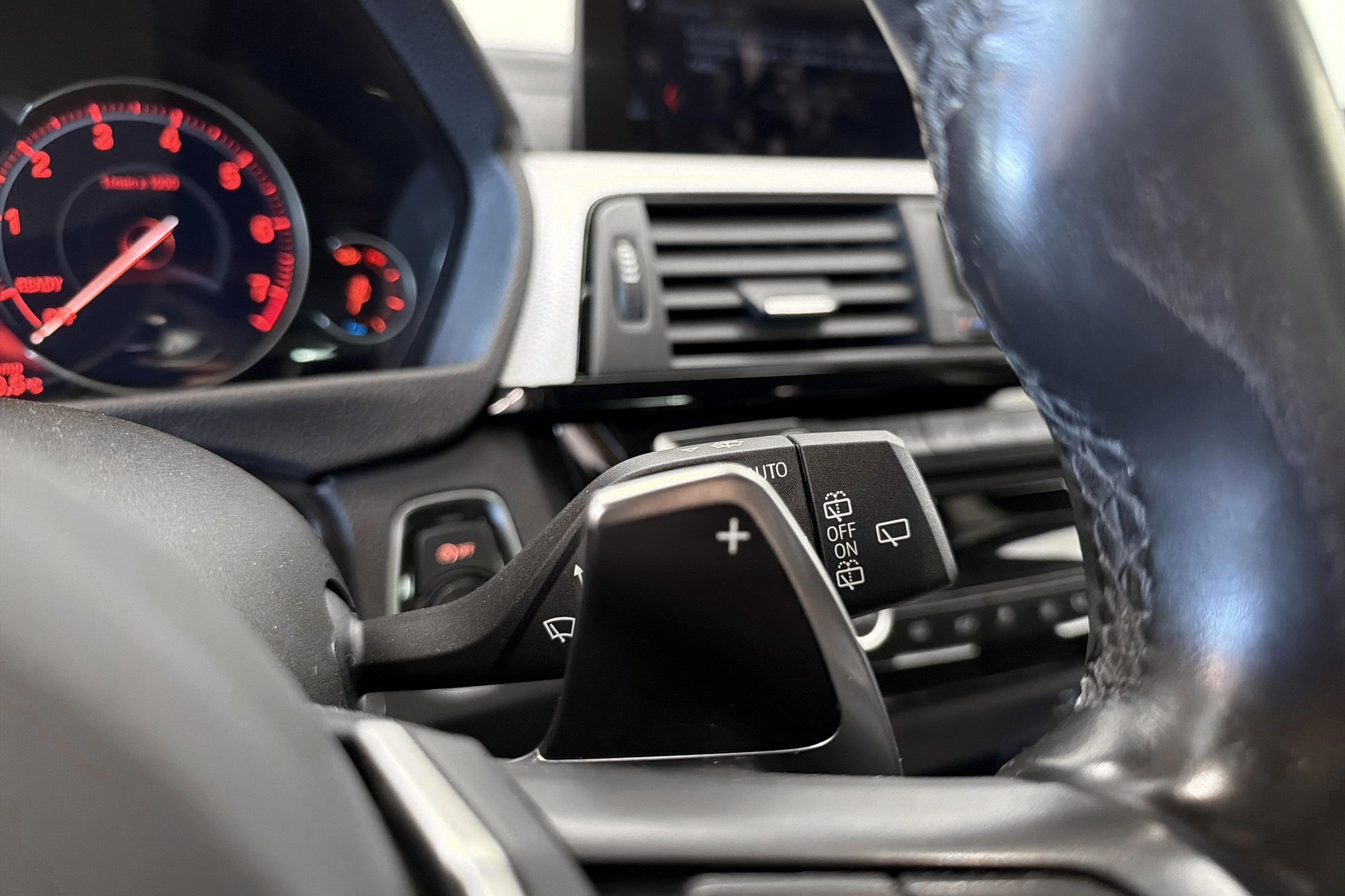 BMW 340i xDrive Touring Edition M Sport Steptronic-image-10