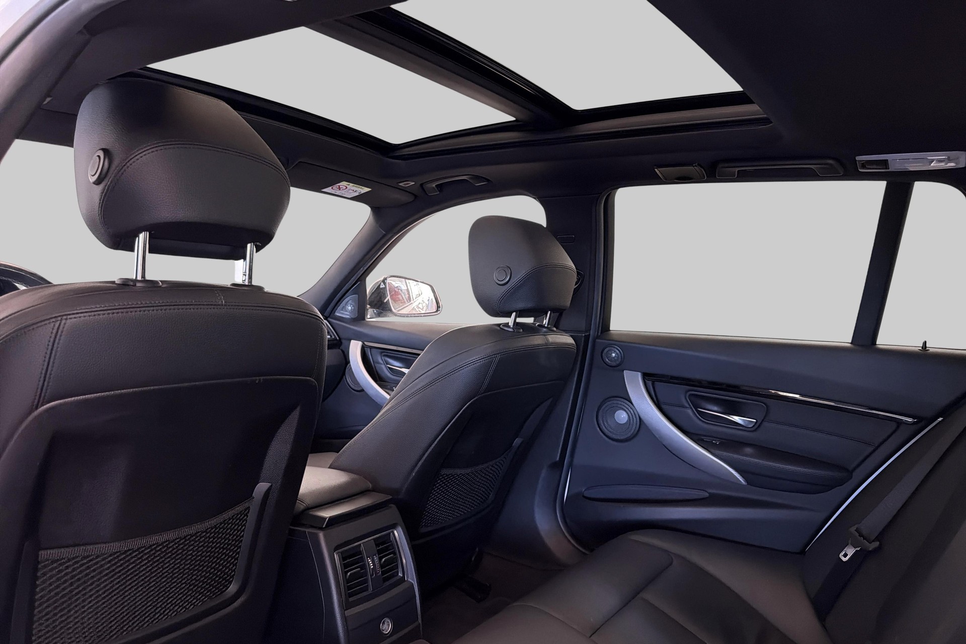 BMW 340i xDrive Touring Edition M Sport Steptronic-image-23