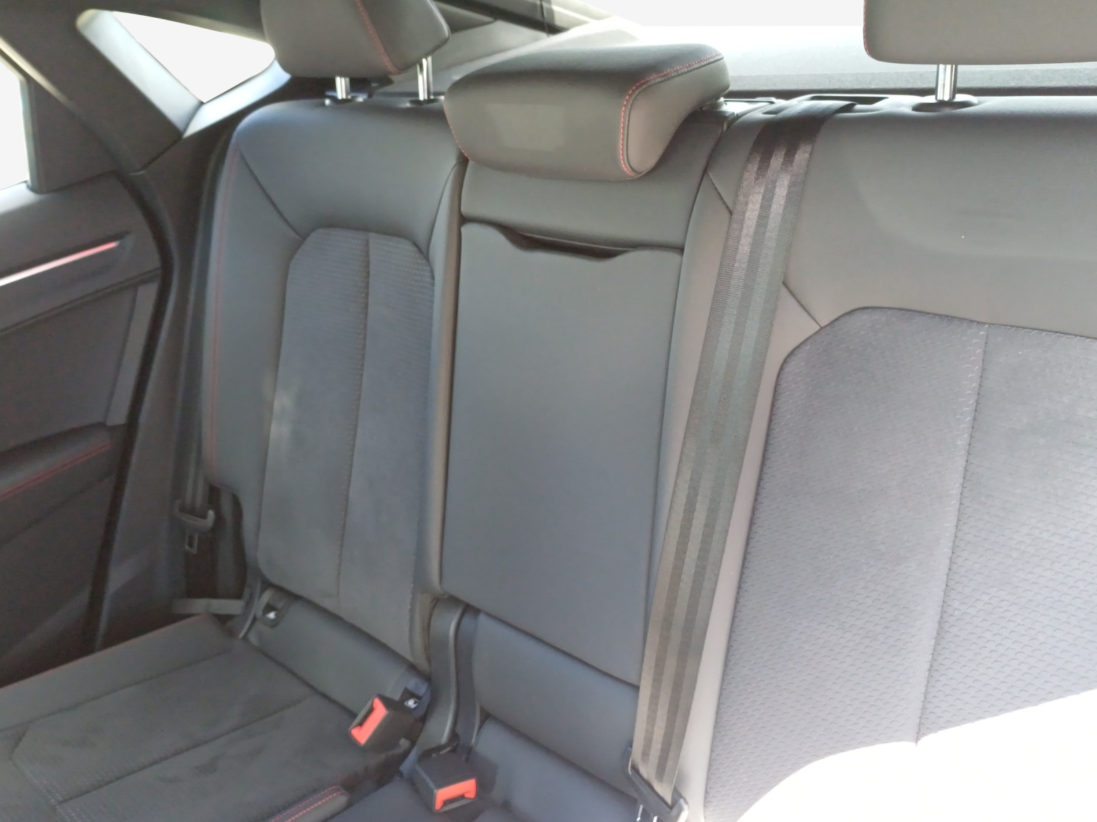 AUDI Q3 Sportback 35 TFSI S line Attraction S-tronic-image-11