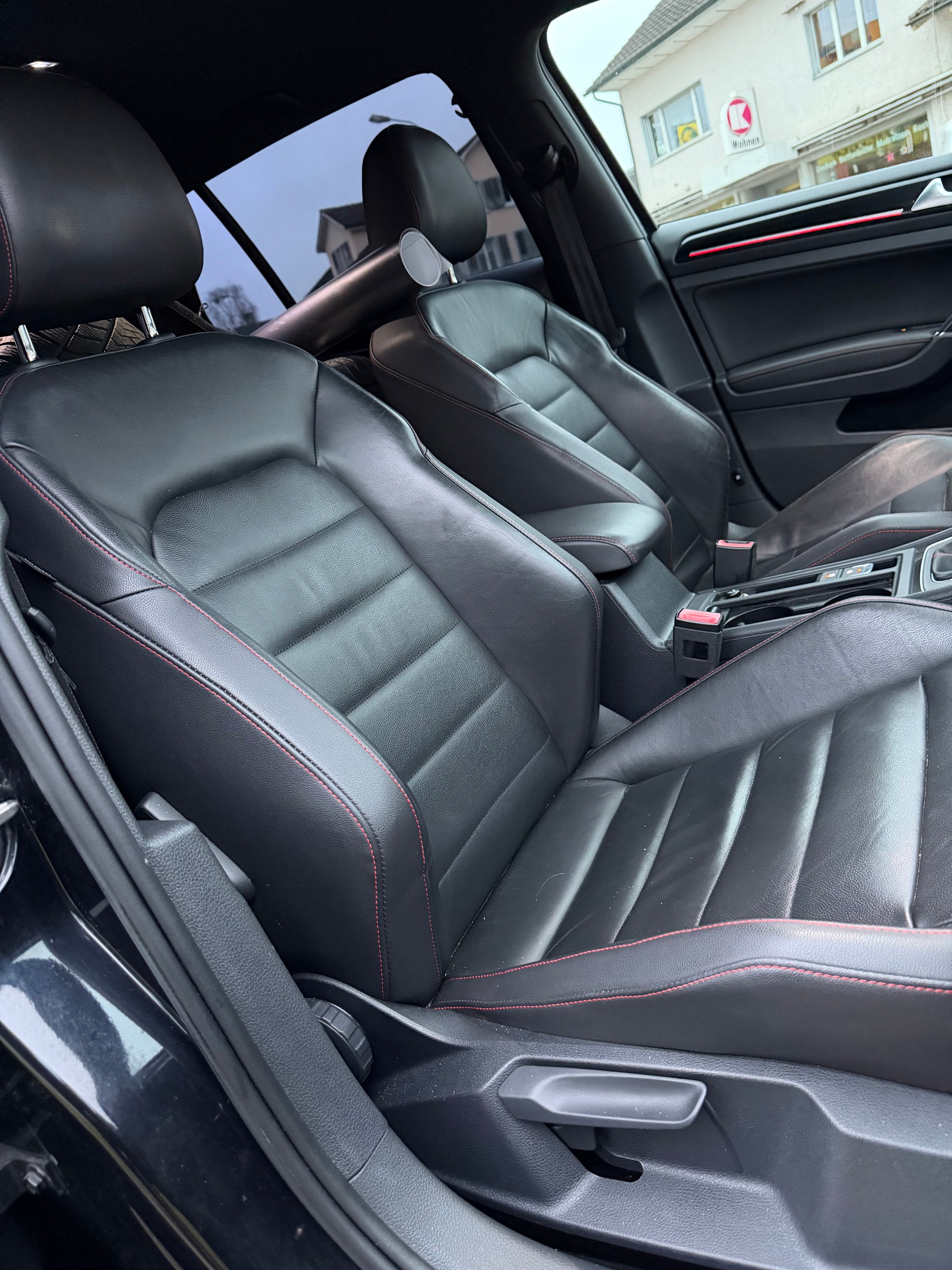 VW Golf 2.0 TSI GTI Performance-image-11