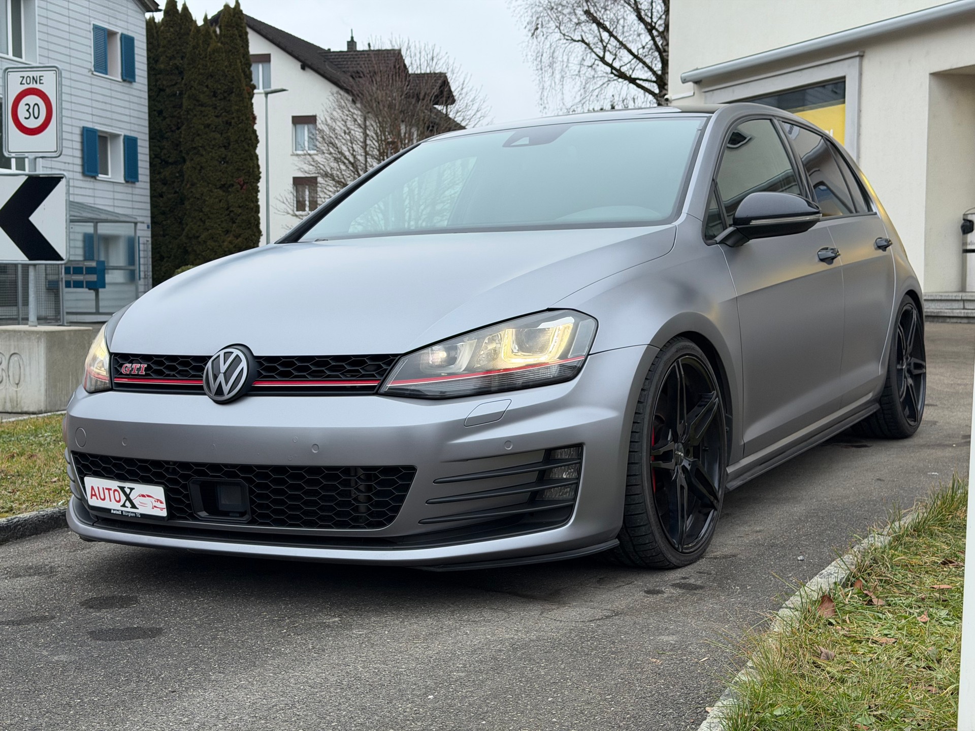 VW Golf 2.0 TSI GTI Performance-image-1