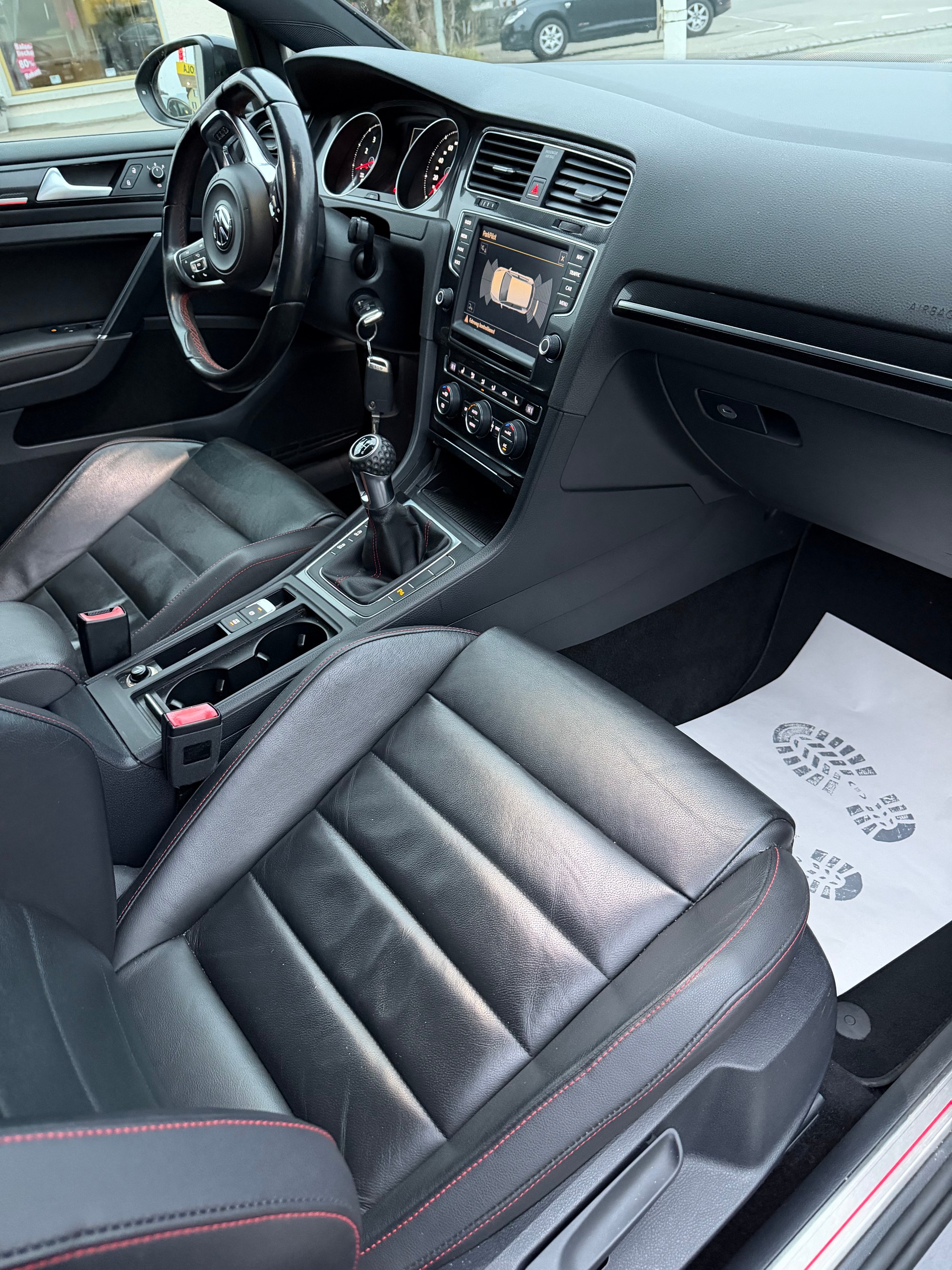 VW Golf 2.0 TSI GTI Performance-image-10