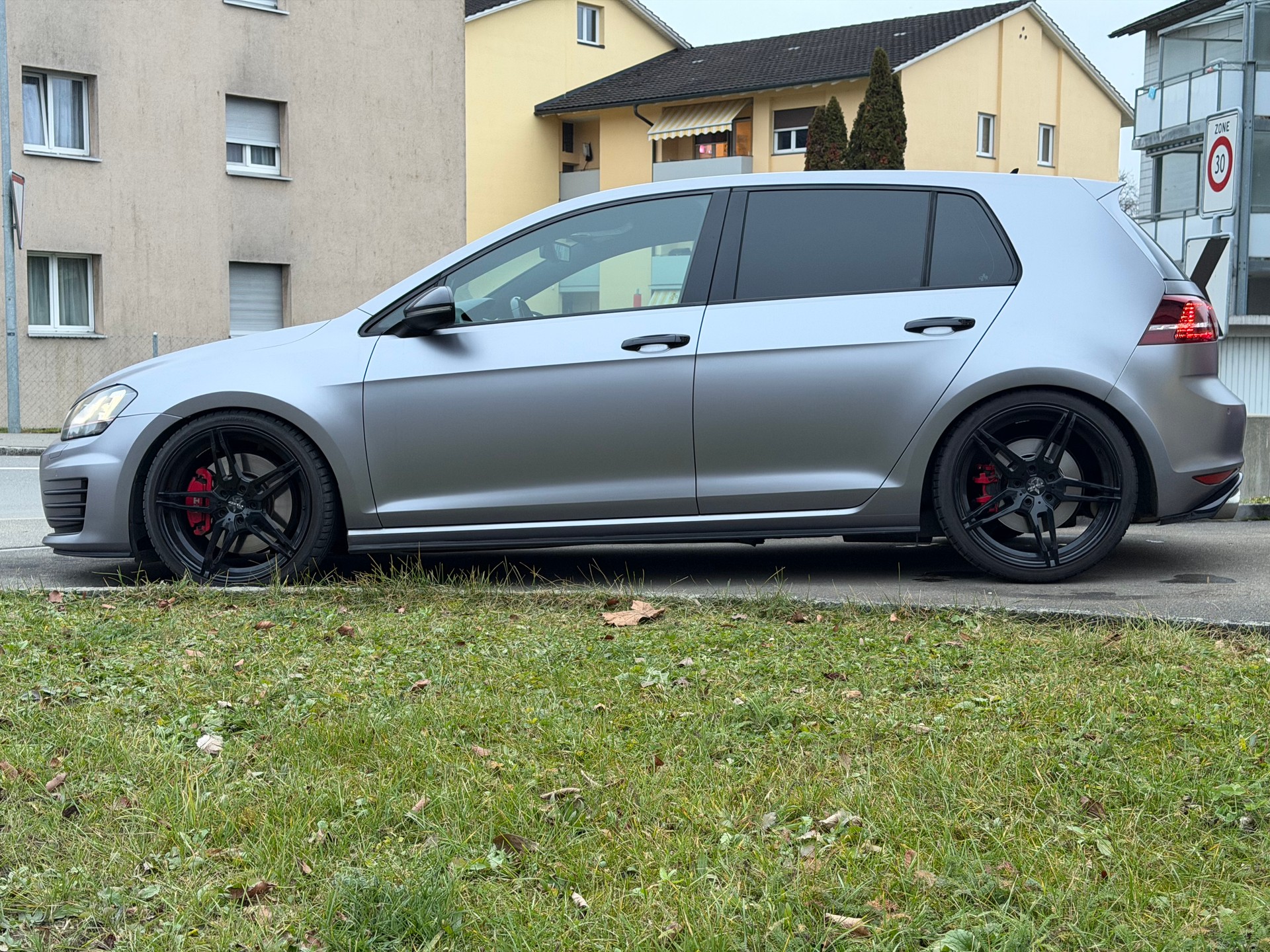 VW Golf 2.0 TSI GTI Performance-image-3