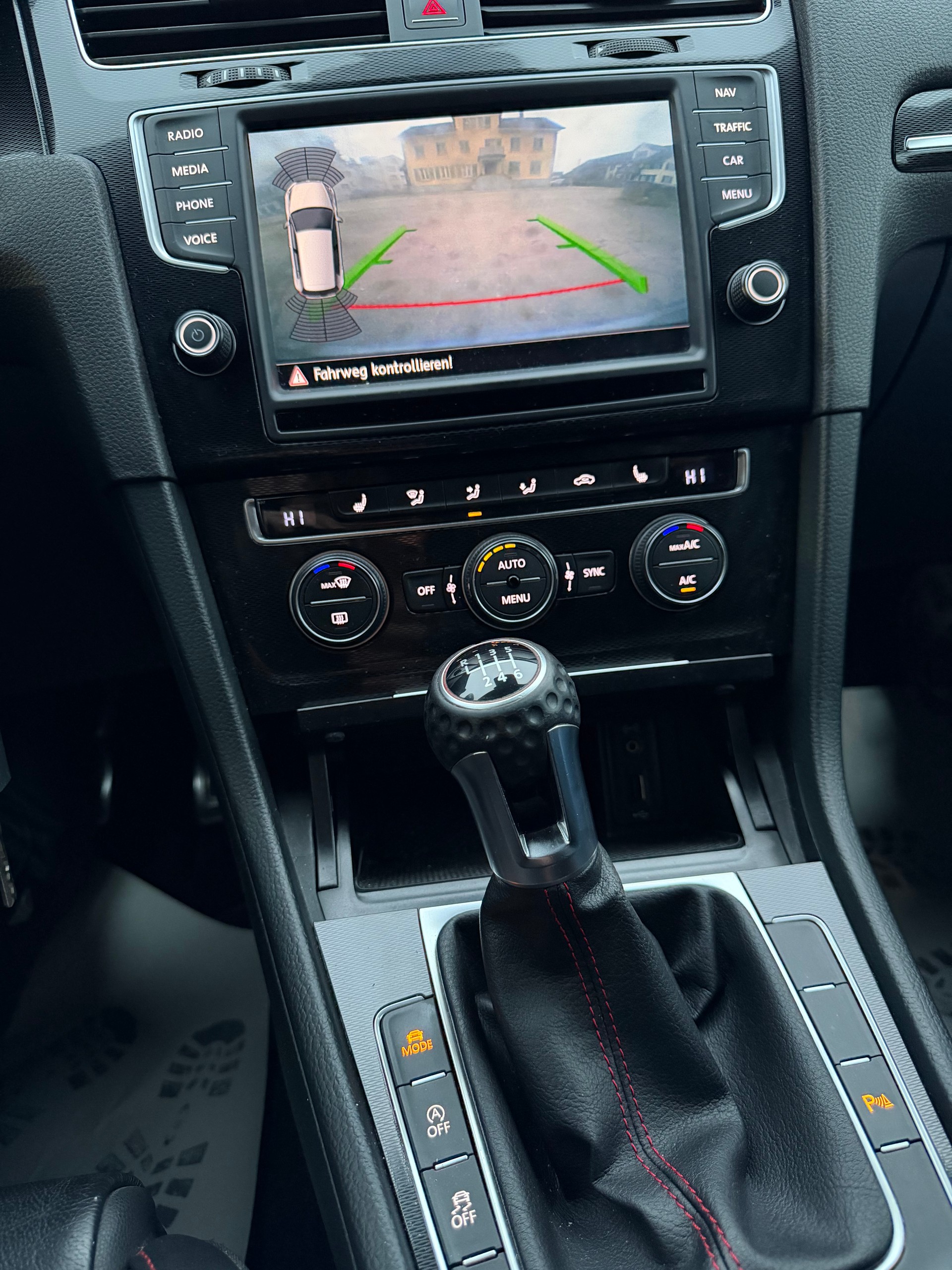 VW Golf 2.0 TSI GTI Performance-image-9