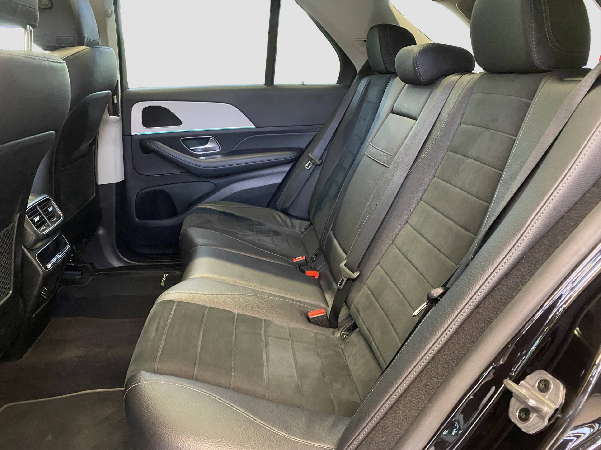 MERCEDES-BENZ GLE 300 d AMG Line 4MATIC-image-14