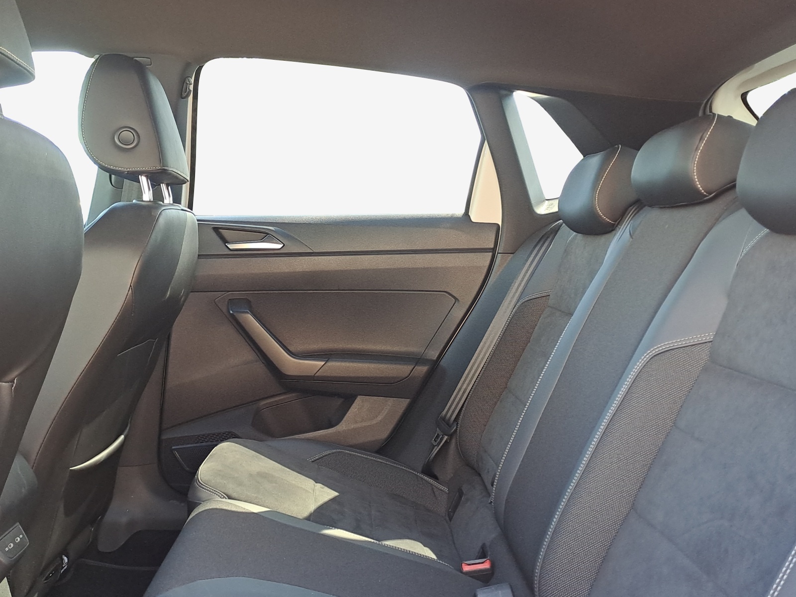 VW Polo 2.0 TSI GTI DSG-image-10