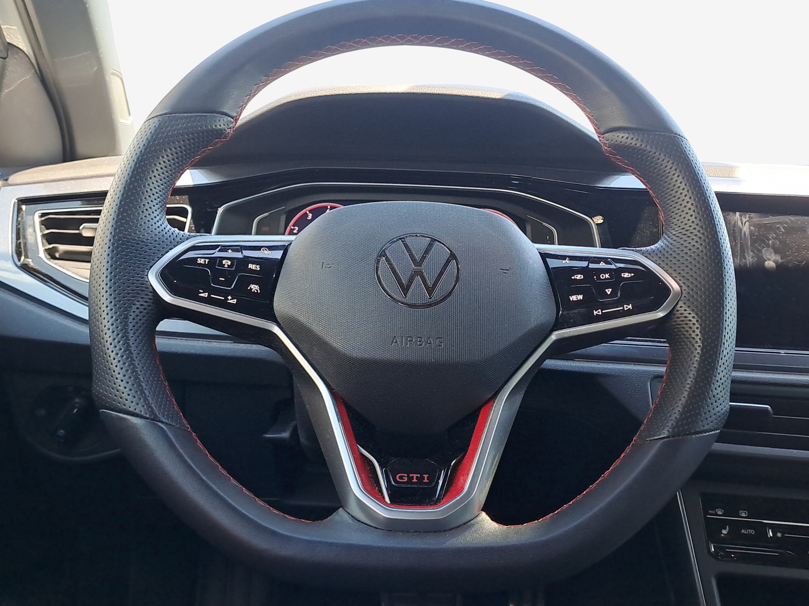 VW Polo 2.0 TSI GTI DSG-image-8