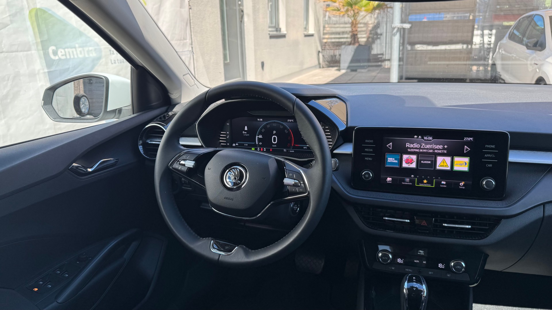 SKODA Fabia 1.0 TSI Ambition DSG-image-22