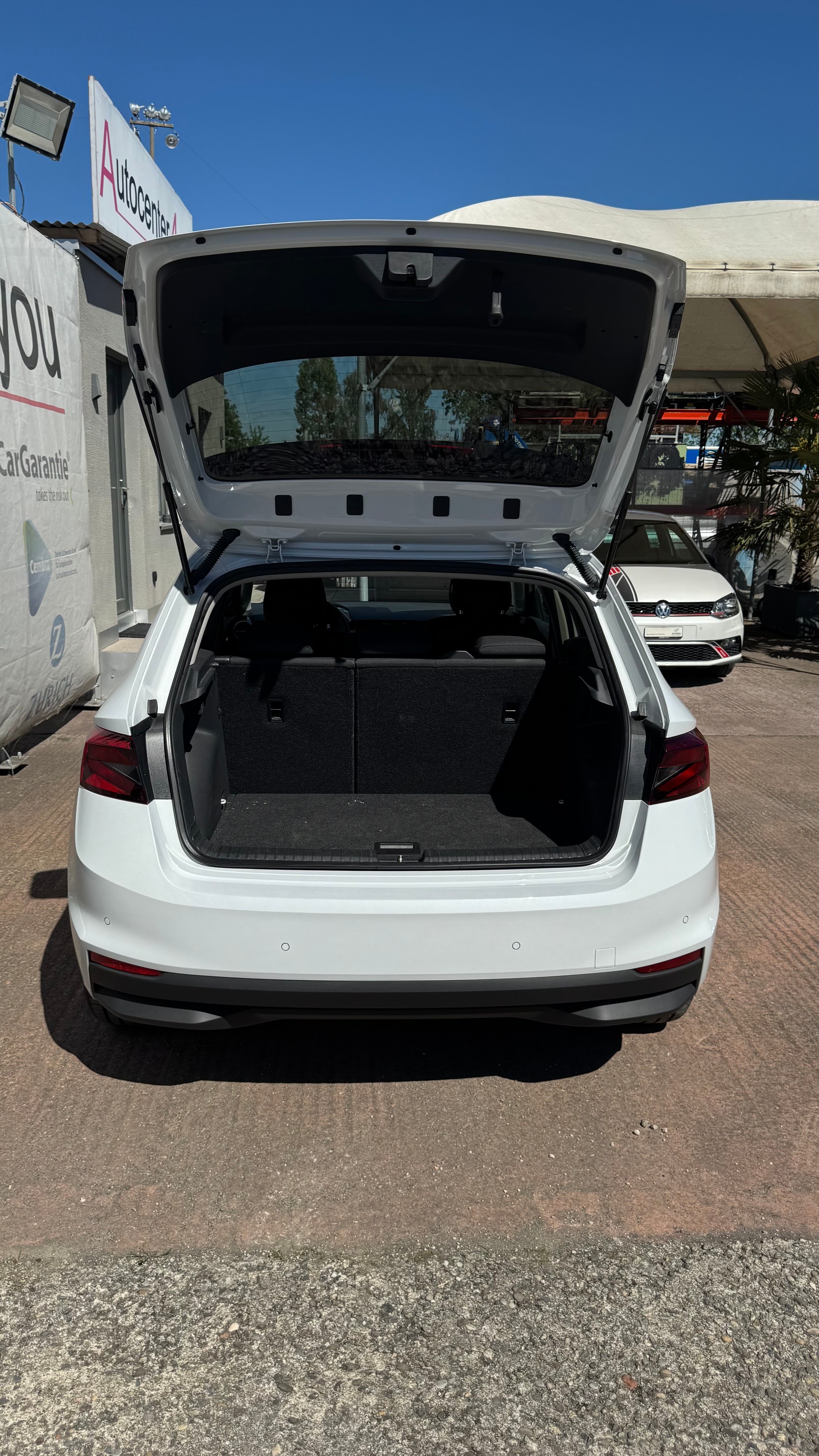 SKODA Fabia 1.0 TSI Ambition DSG-image-12