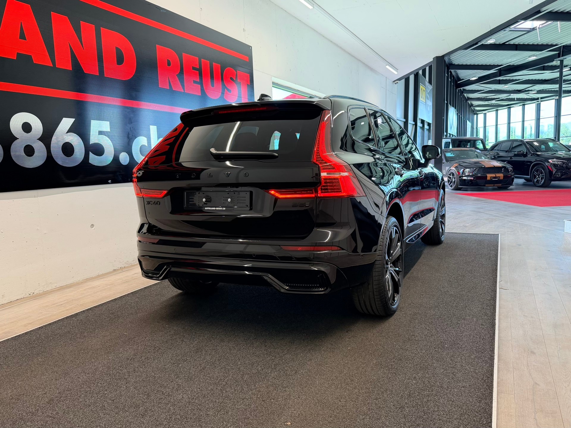 VOLVO XC60 B5 Benzin Mild Hybrid AWD Black Edition Geartronic-image-5