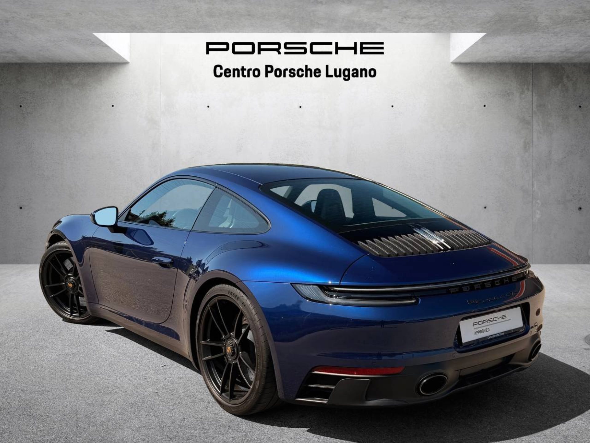 PORSCHE 911 Carrera 4 GTS (MY23)-showroom-element-2