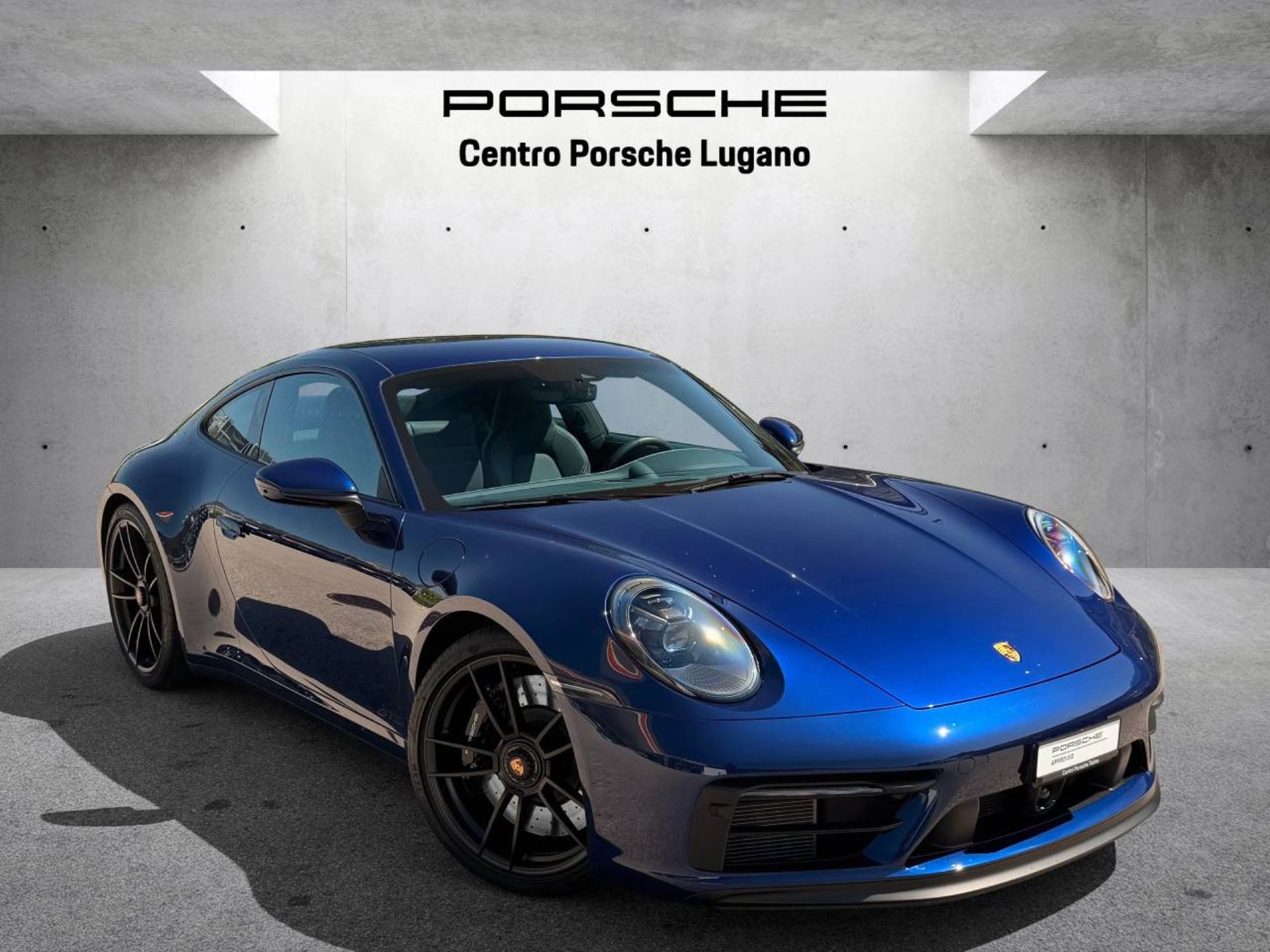 PORSCHE 911 Carrera 4 GTS (MY23)