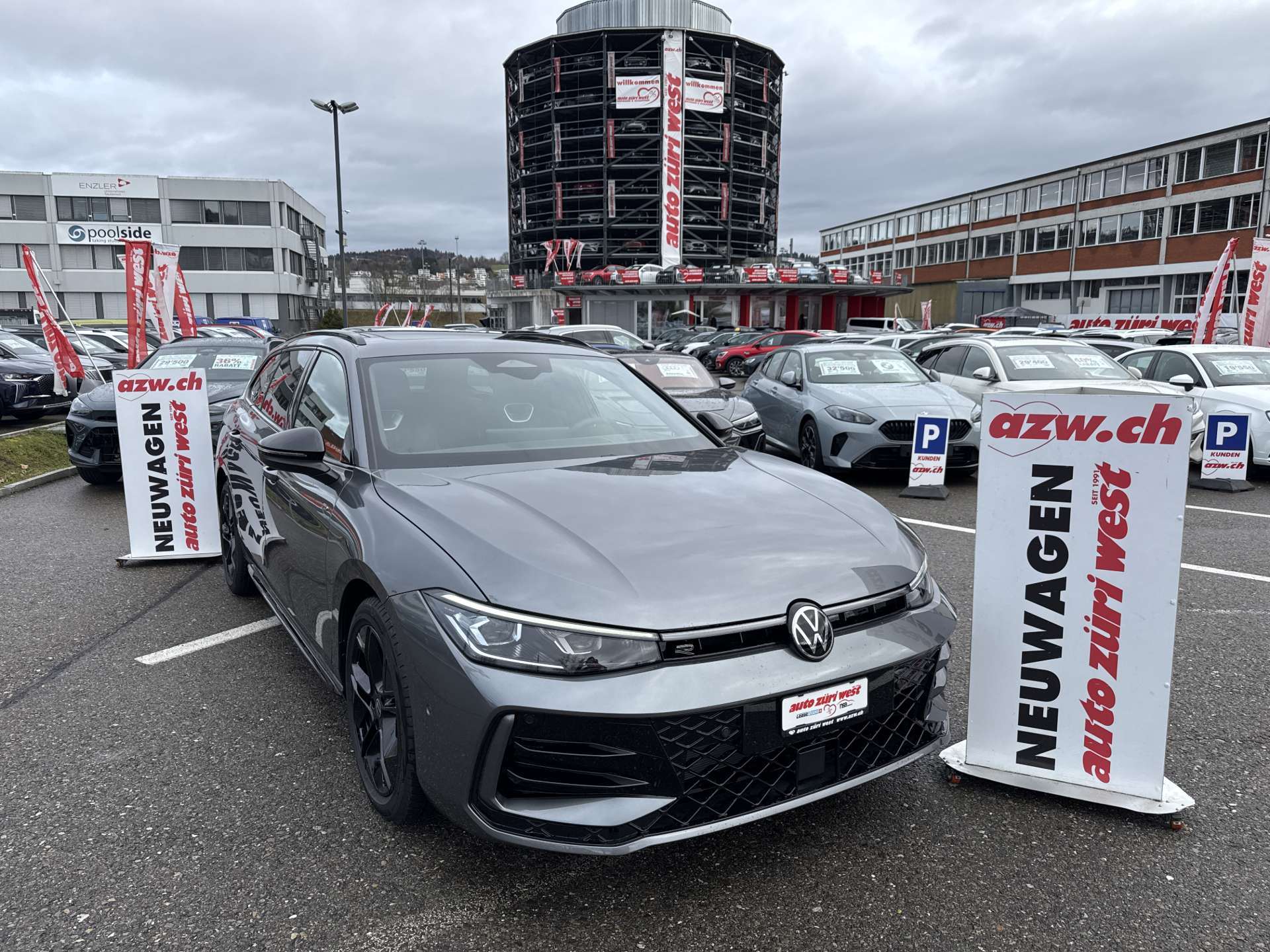 VW Passat Variant 2.0 TDi evo R-Line 4Motion DSG-Automat-image-0